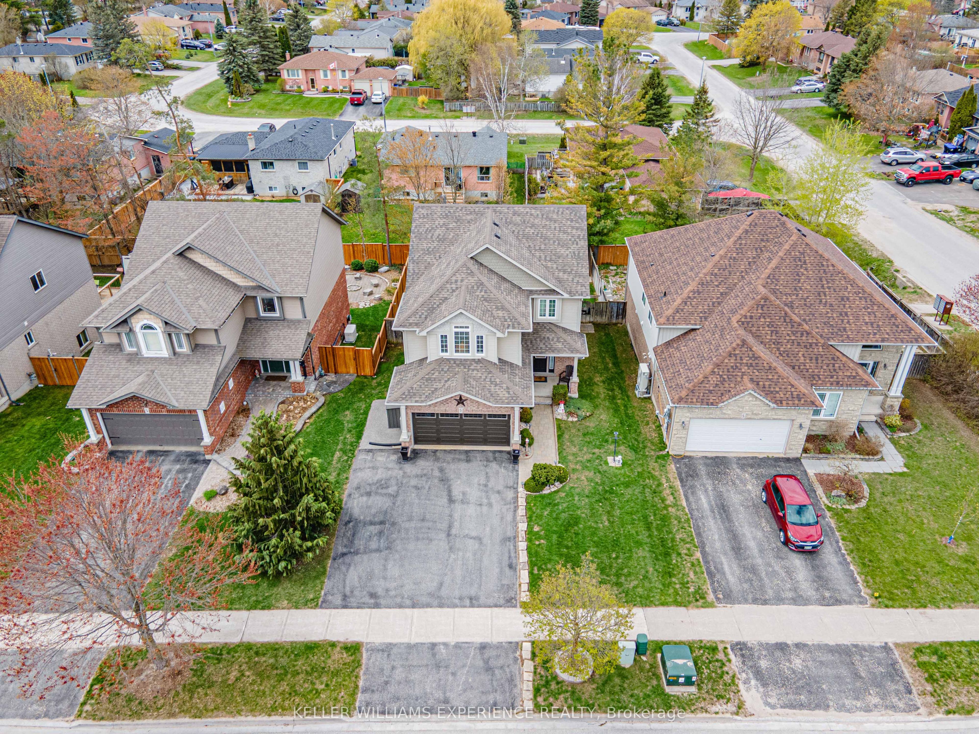 87 Armeda Clow Crescent, Essa, ON L3W 0H6 photo 5