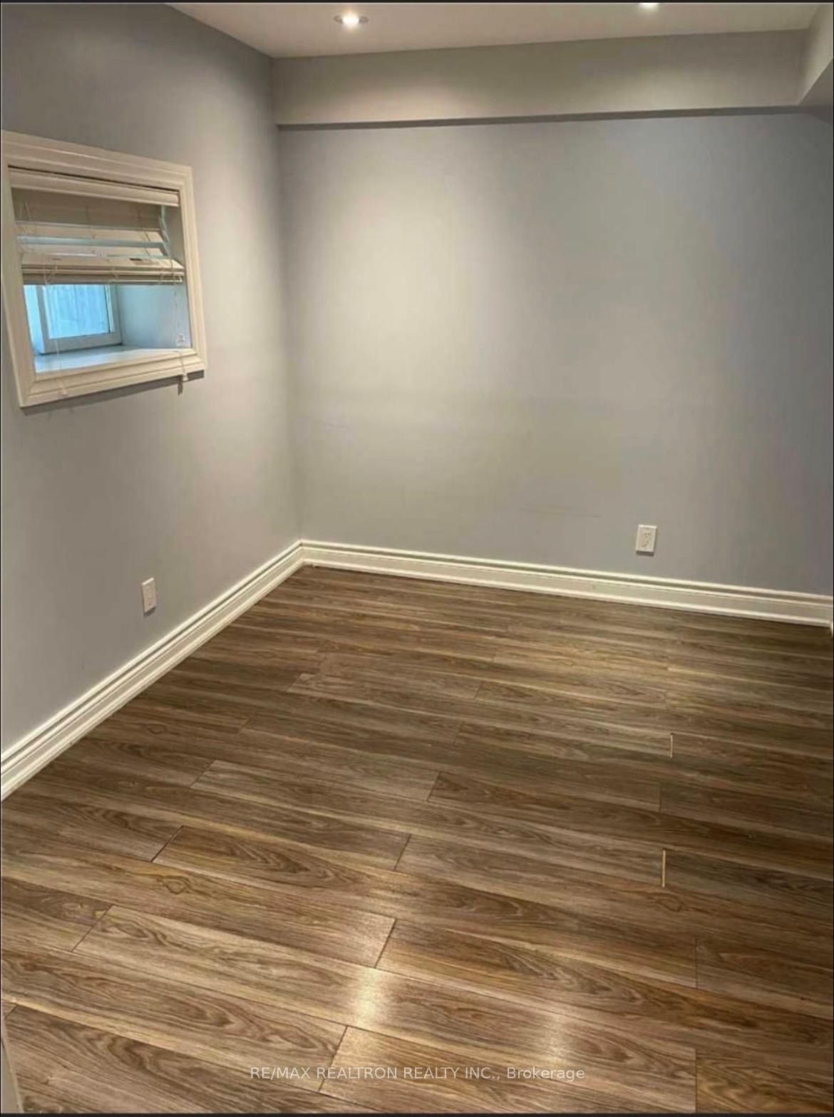 121 Silver Maple Rd Basement Road, Richmond Hill, ON L4E 0C8 photo 3
