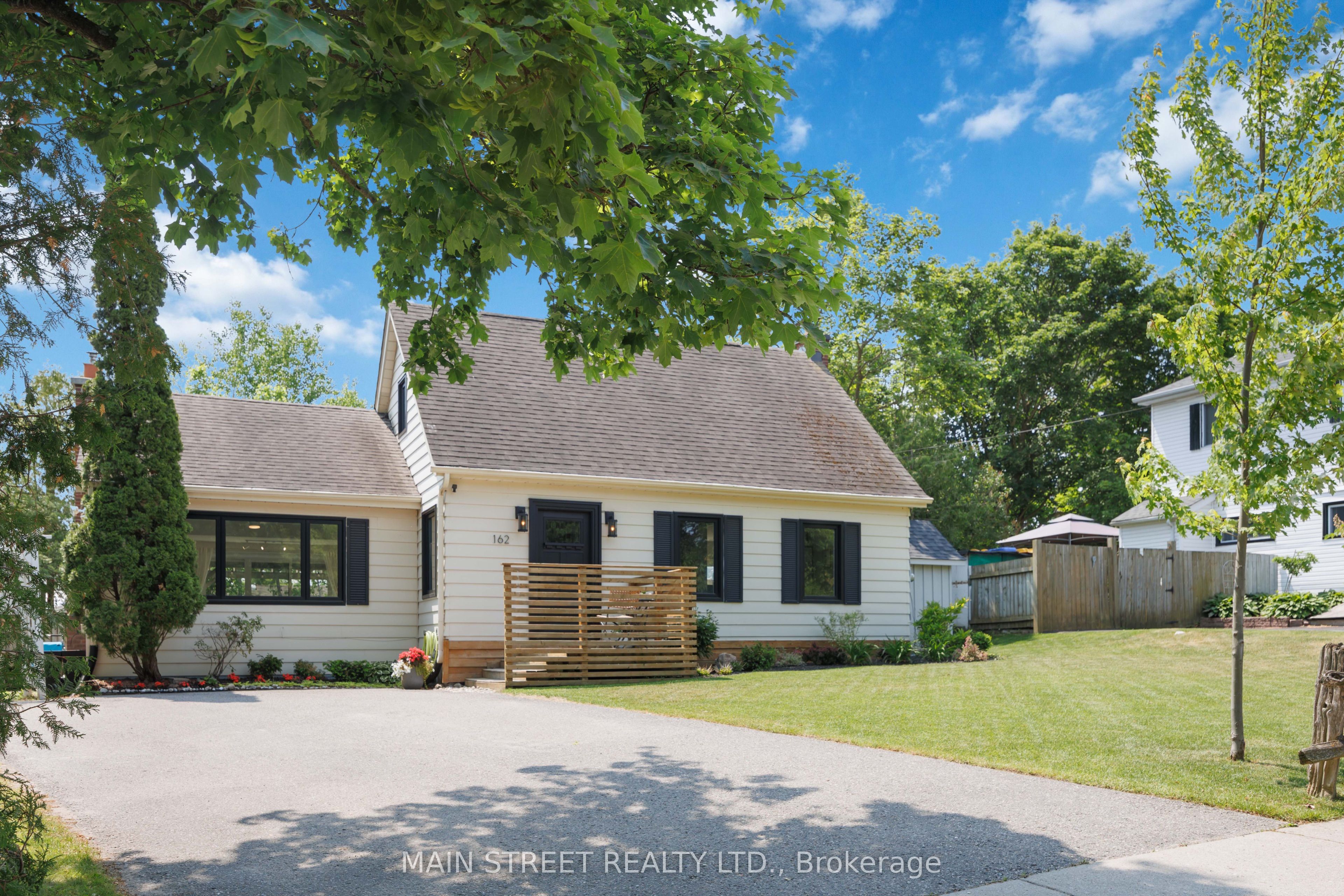 162 Maple Street, Uxbridge, ON L9P 1B2