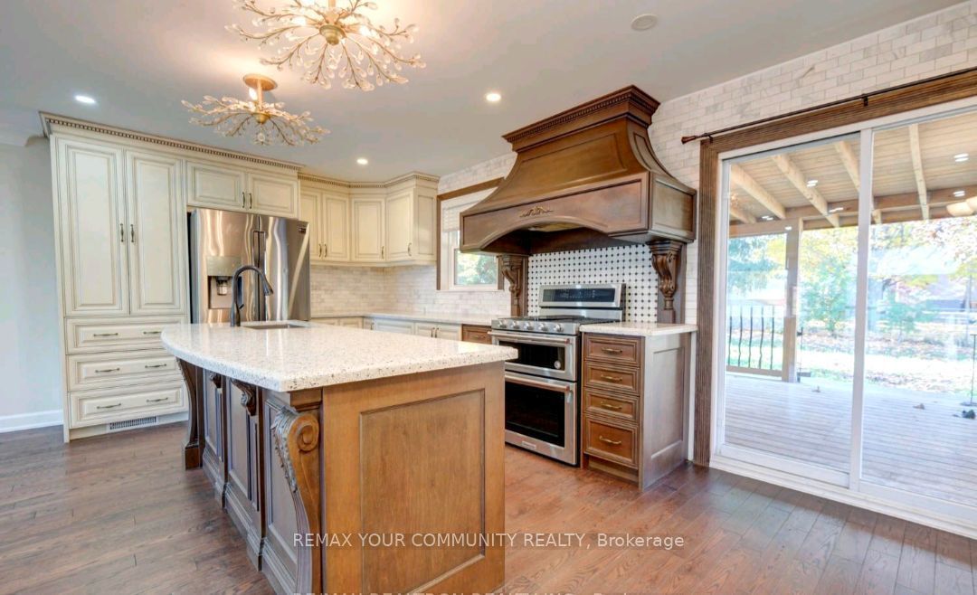 372 Dixon Boulevard, Newmarket, ON L3Y 5C4 photo 5