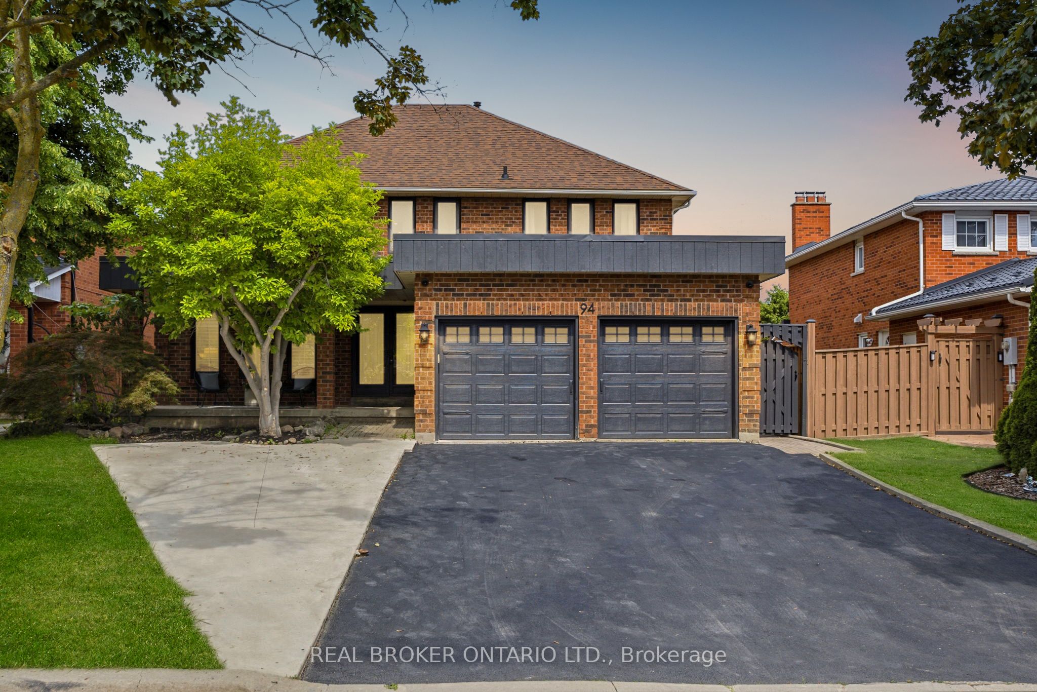 94 Roxana Avenue, Vaughan, ON L4L 3Y8