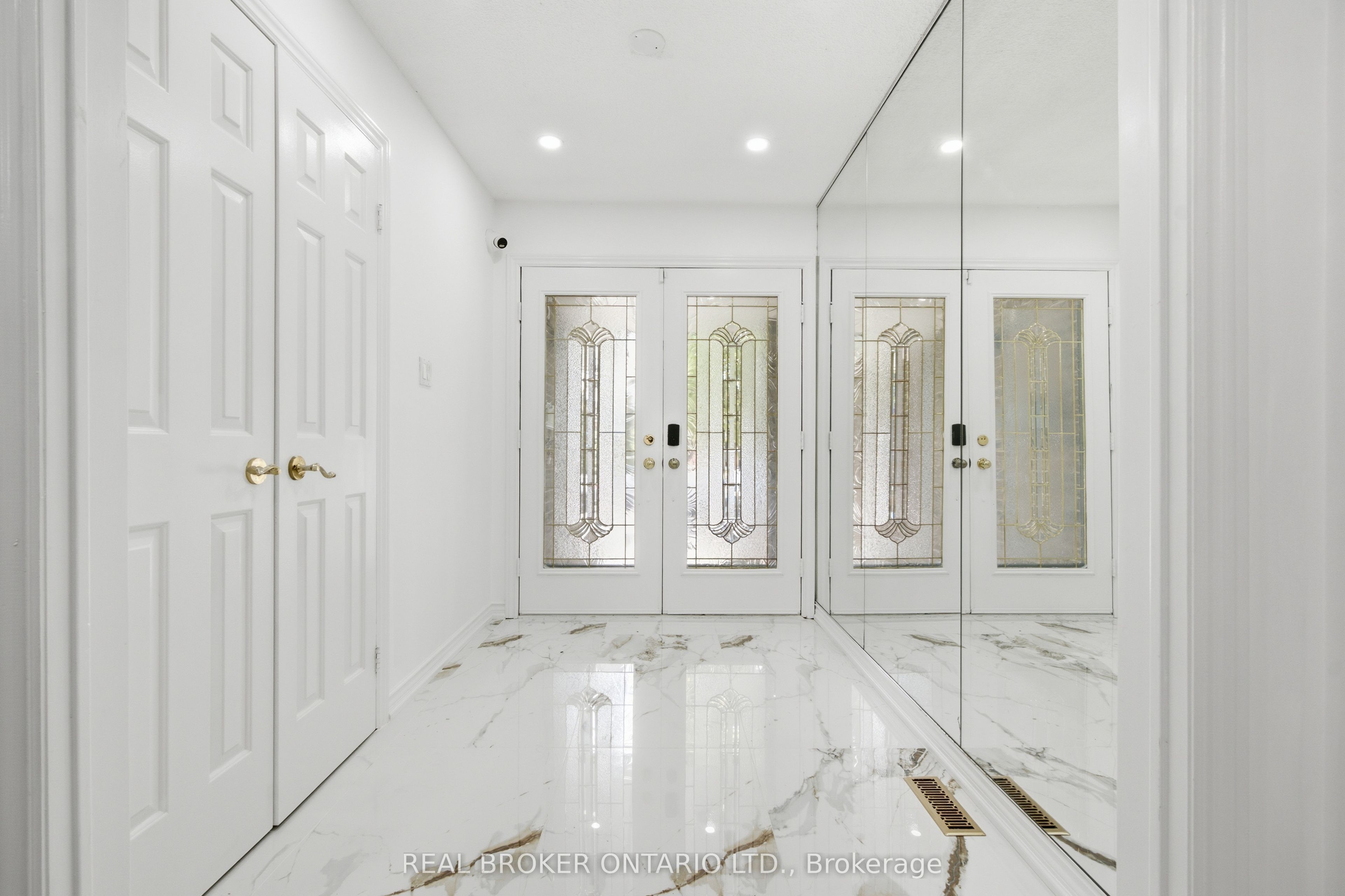 94 Roxana Avenue, Vaughan, ON L4L 3Y8 photo 4