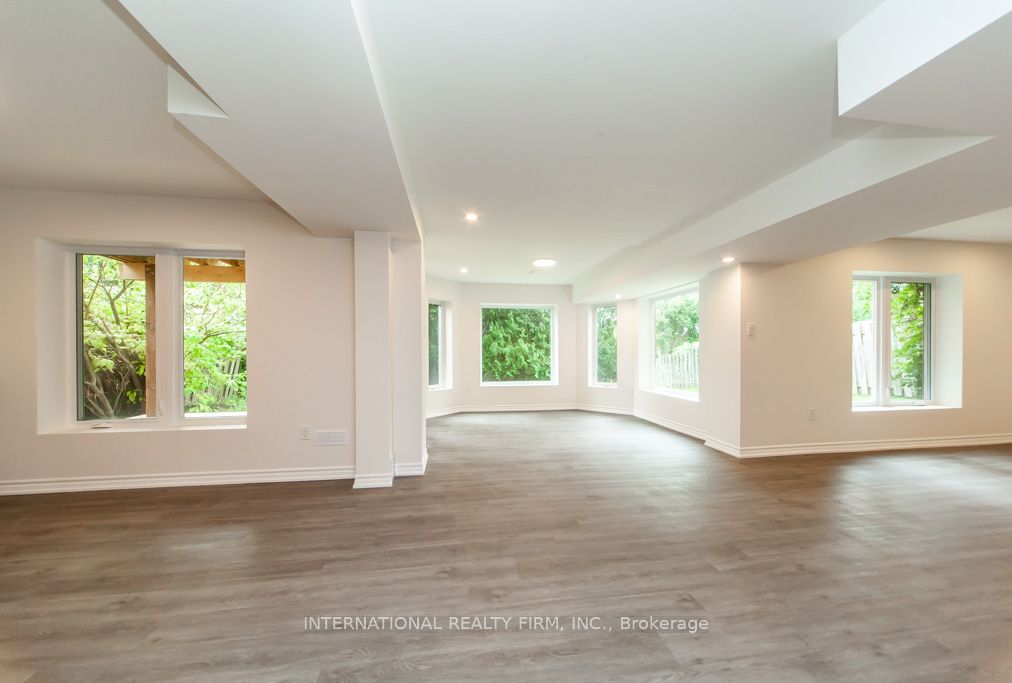 11 Coates Crescent Lower, Richmond Hill, ON L4E 2M3 photo 3