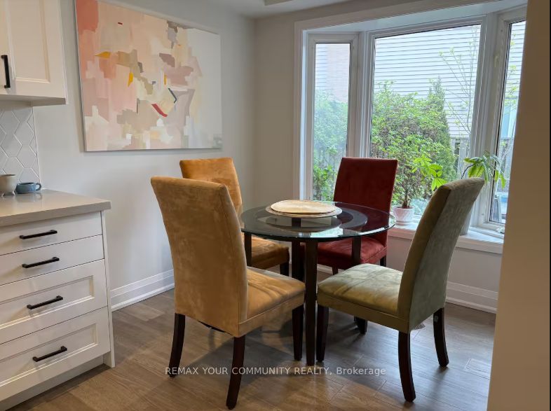 94 Springhead Gardens, Richmond Hill, ON L4C 5C4 photo 4