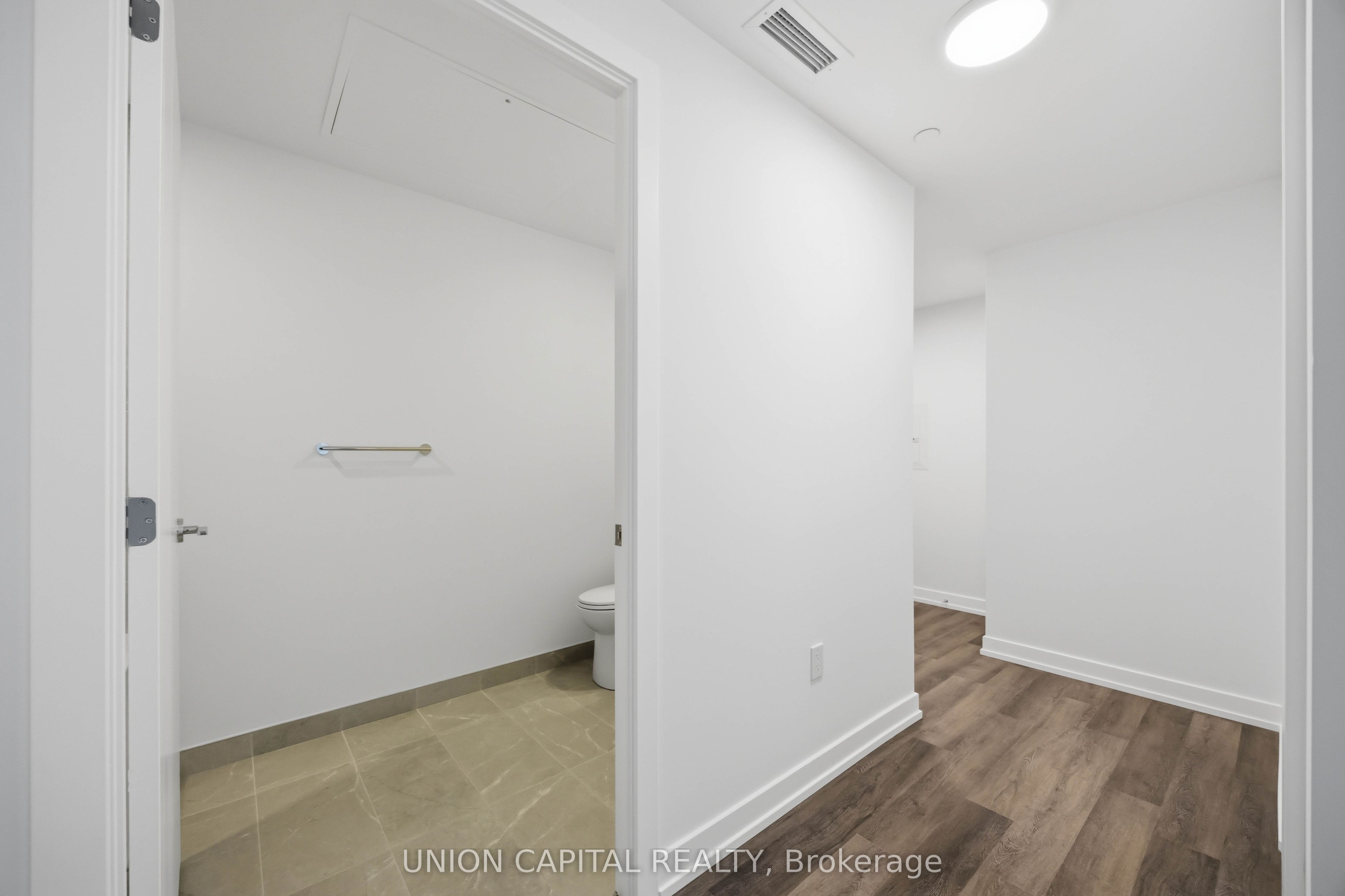 5 Meadowdale Road 1102, Vaughan, ON L4K 0C7 photo 4