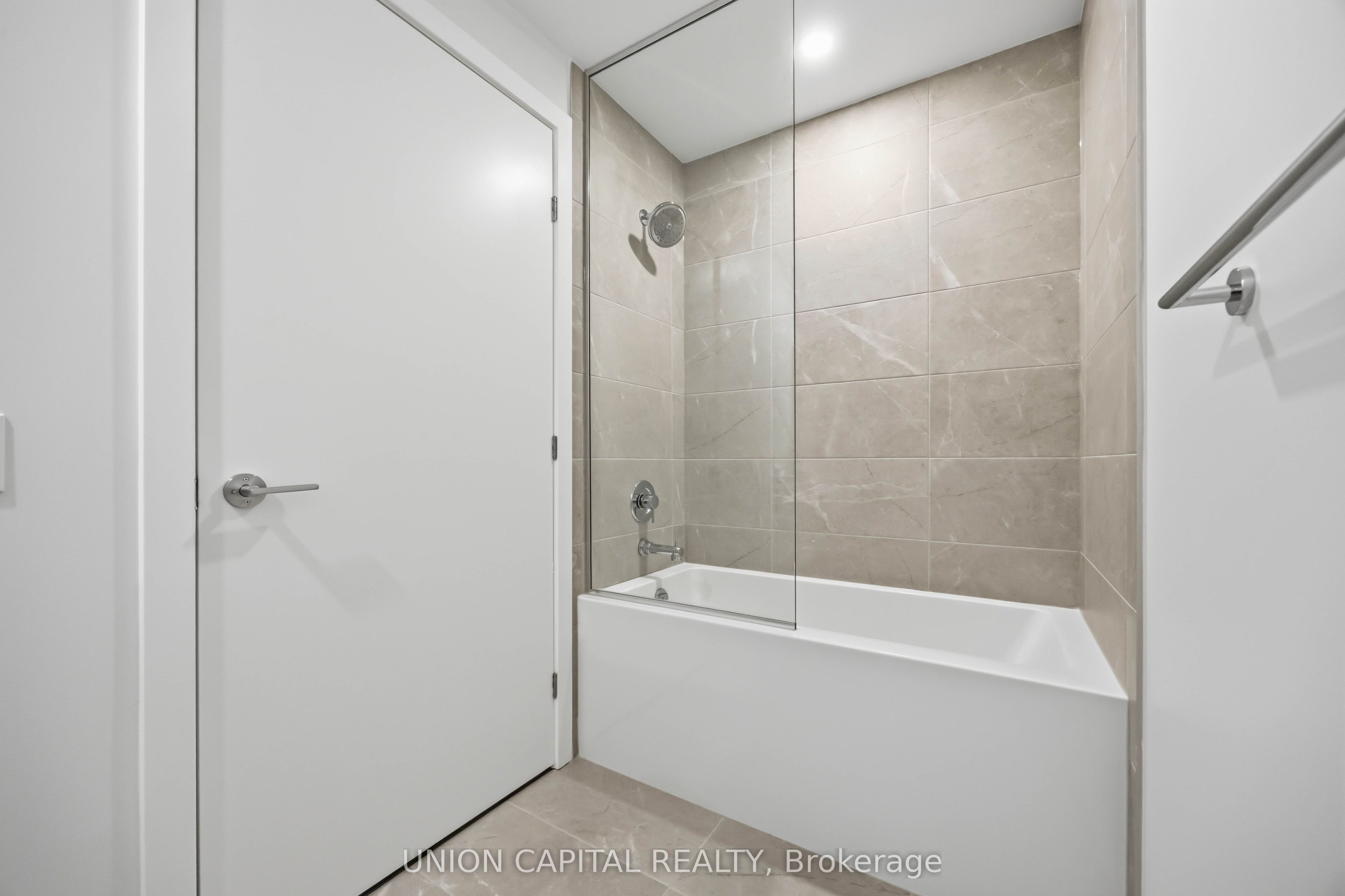 5 Meadowdale Road 1102, Vaughan, ON L4K 0C7 photo 5