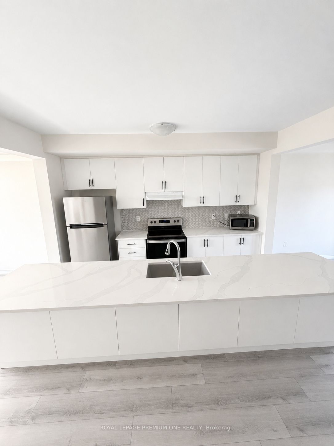 3 VERBENA Street, East Gwillimbury, ON L8N 0T6 photo 3