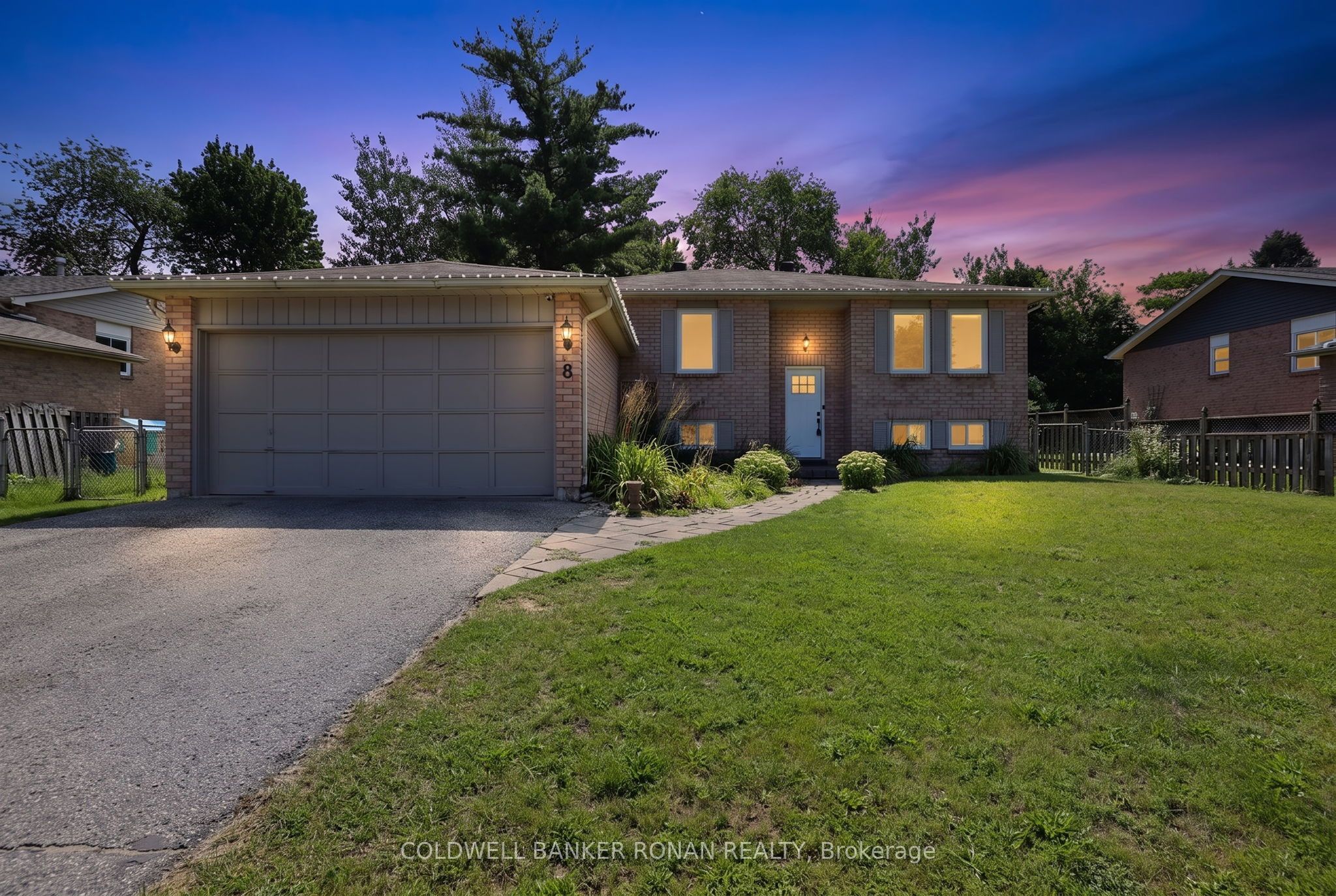 8 McCarthy Crescent, Essa, ON L0M 1B3