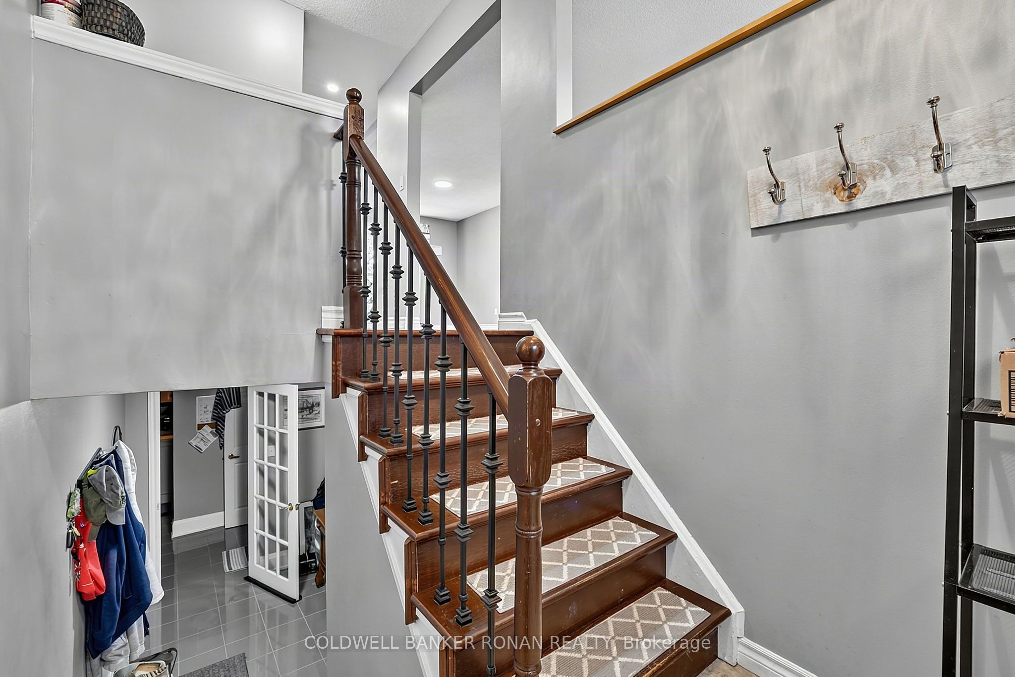 8 McCarthy Crescent, Essa, ON L0M 1B3 photo 5