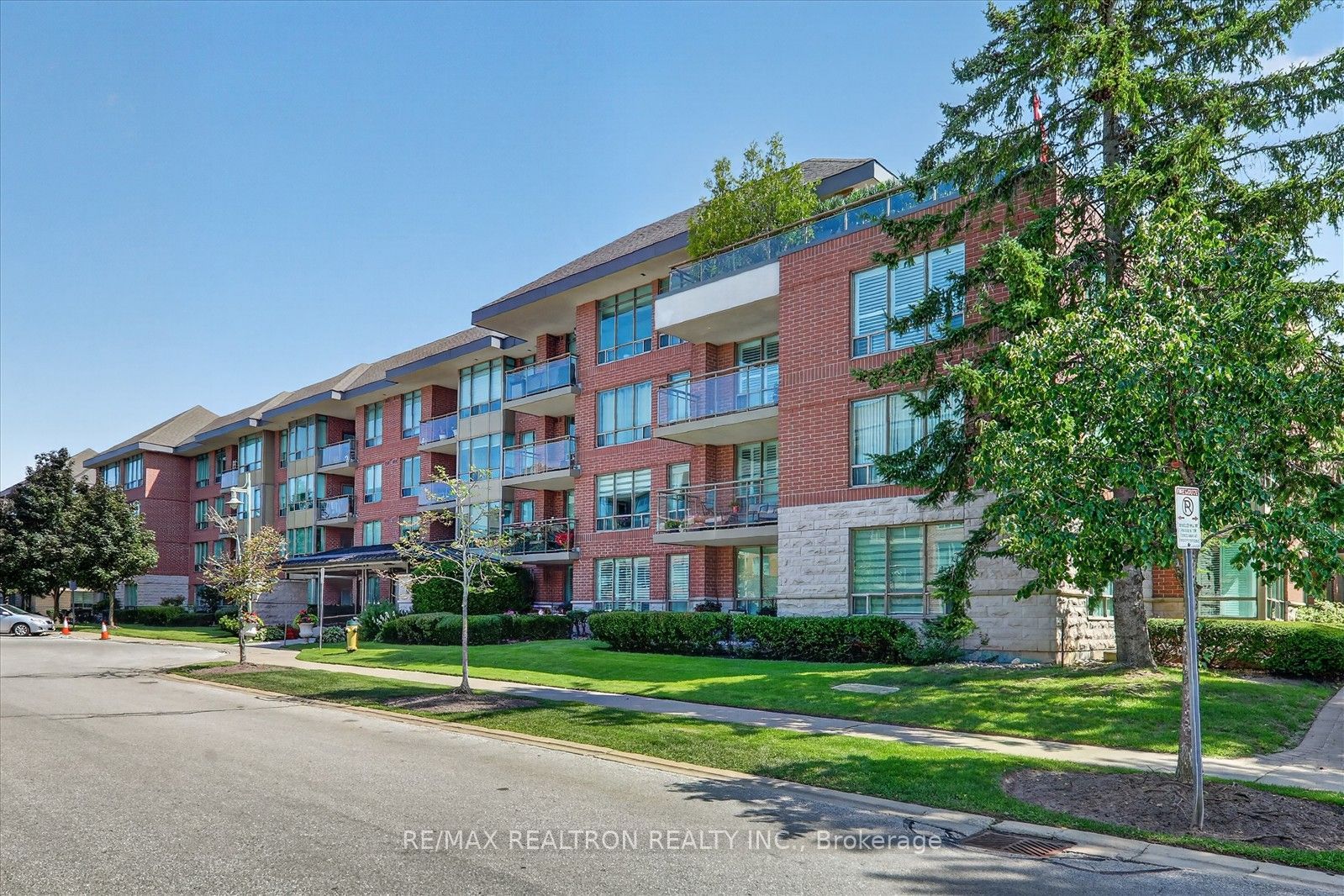 55 The Boardwalk Way 307, Markham, ON L6E 1B7 photo 2