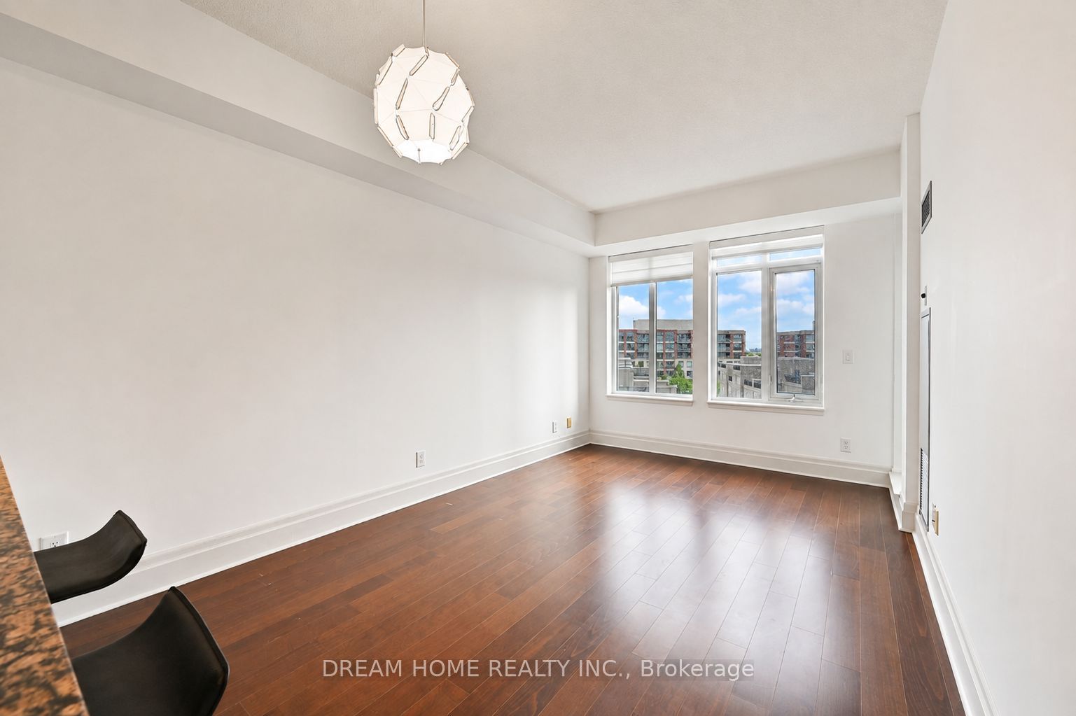 111 Upper Duke Crescent 619, Markham, ON L6G 0C8 photo 2