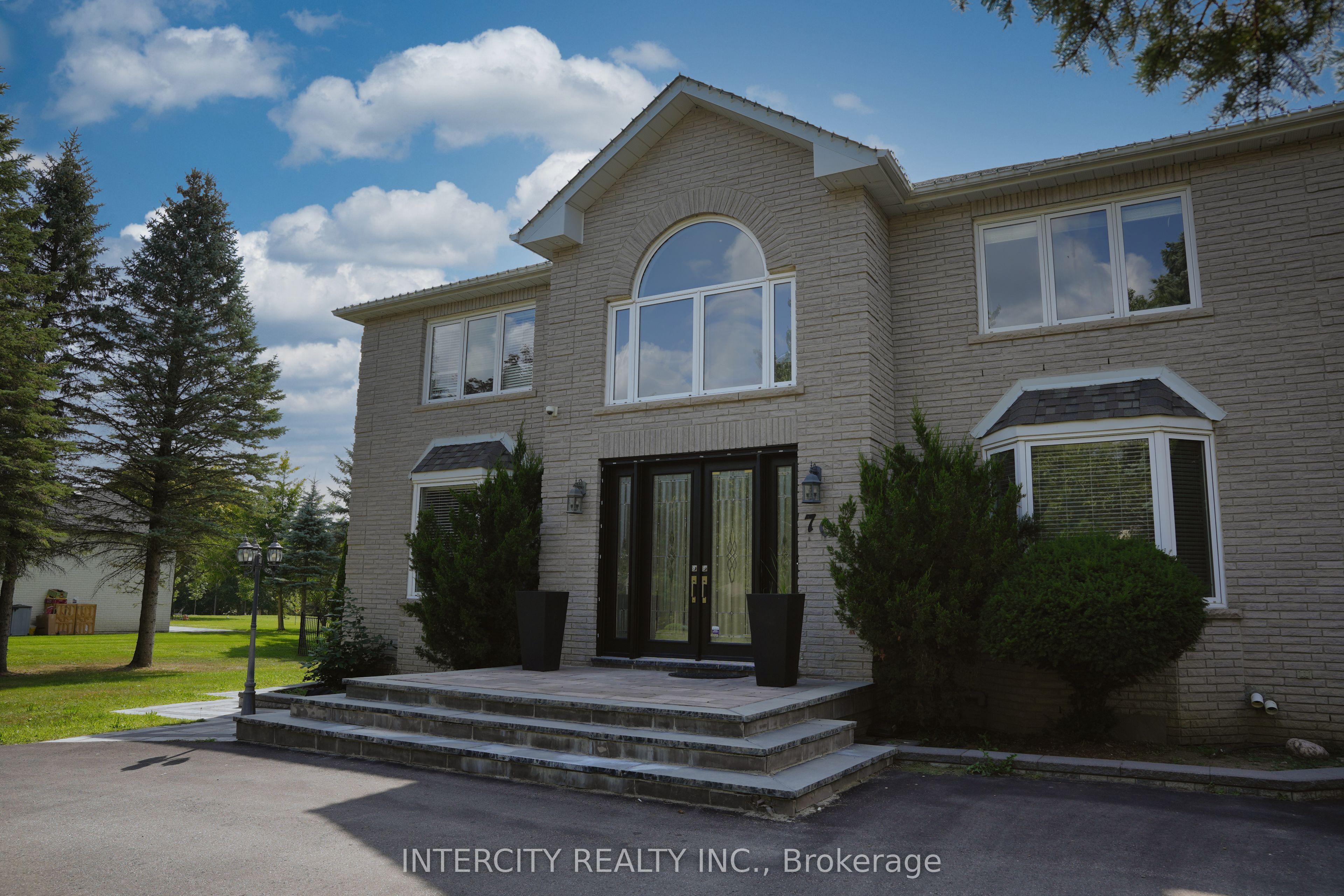 70 Belsite Court, Vaughan, ON L0J 1C0 photo 4