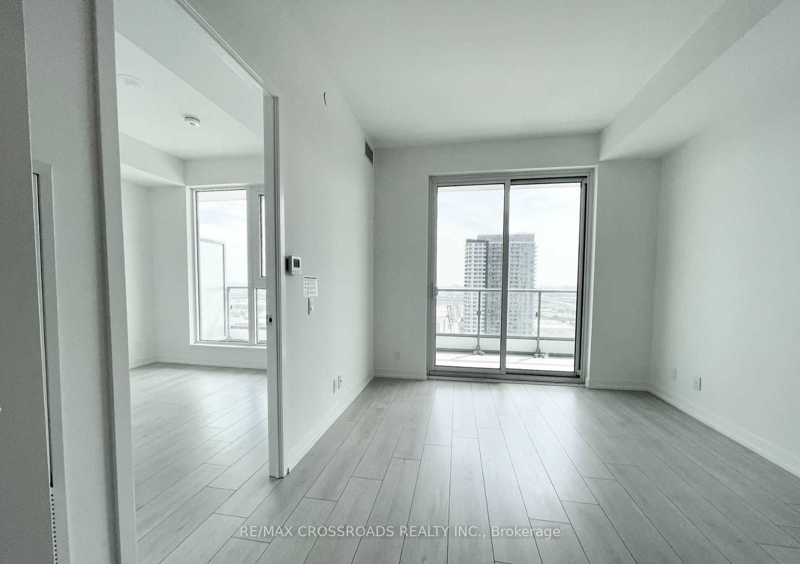 950 Portage Parkway 3003, Vaughan, ON L4K 0J7 photo 3