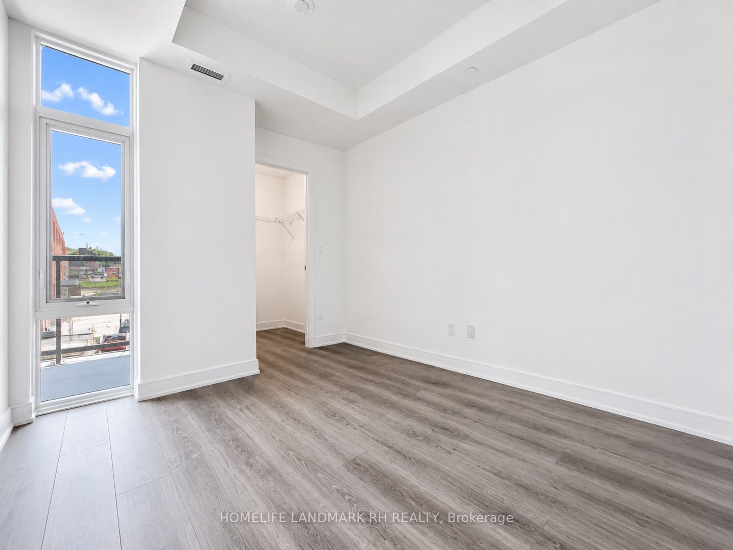 715 Davis Drive 204, Newmarket, ON L3Y 0J2 photo 5