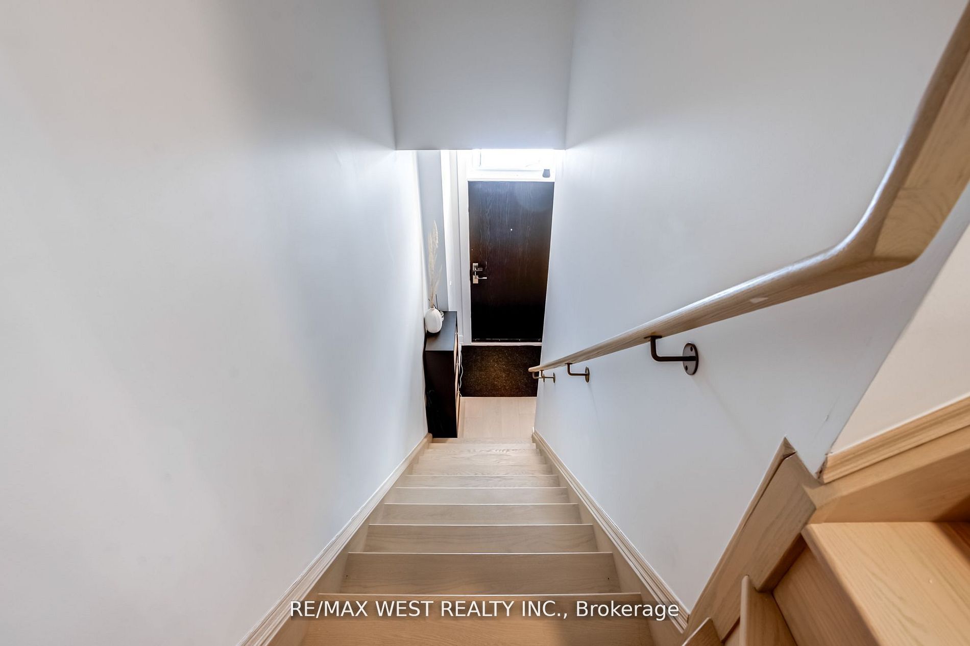 9560 Islington Avenue 223, Vaughan, ON L4L 1A7 photo 4