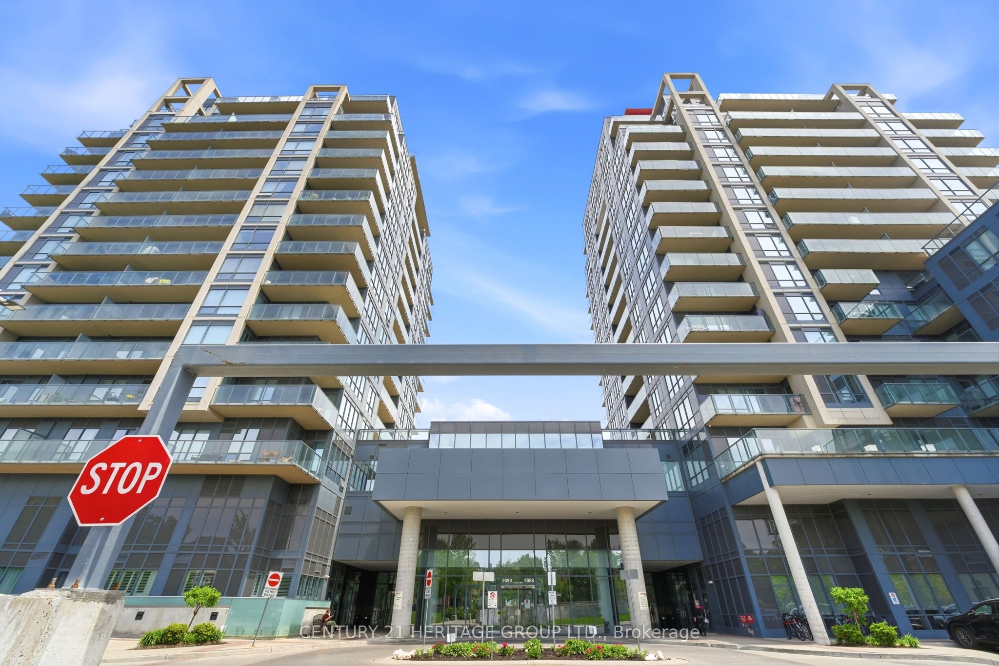 9090 Yonge Street 1106B, Richmond Hill, ON L4C 0Z1 photo 2