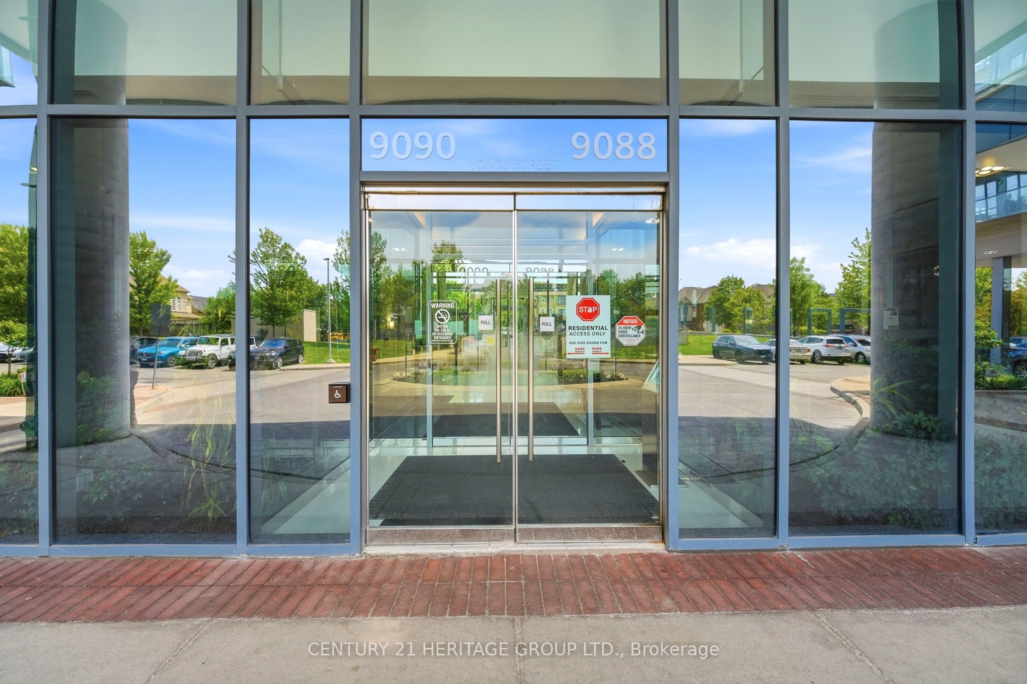 9090 Yonge Street 1106B, Richmond Hill, ON L4C 0Z1 photo 3