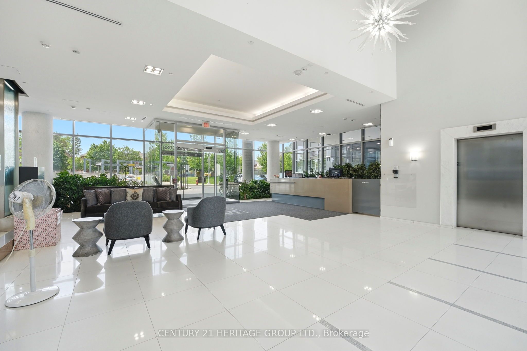 9090 Yonge Street 1106B, Richmond Hill, ON L4C 0Z1 photo 4