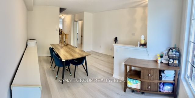 300 Flagstone Way, Newmarket, ON L3X 2R8 photo 3