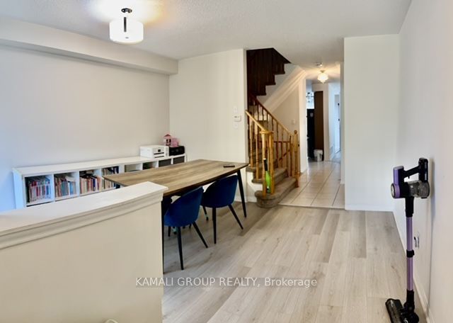 300 Flagstone Way, Newmarket, ON L3X 2R8 photo 5