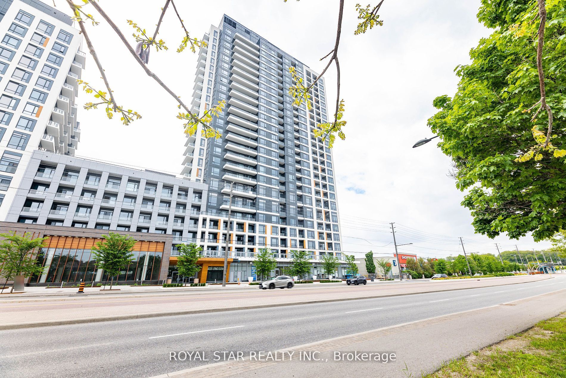 7950 Bathurst Street 1207, Vaughan, ON L4J 0L4 photo 2