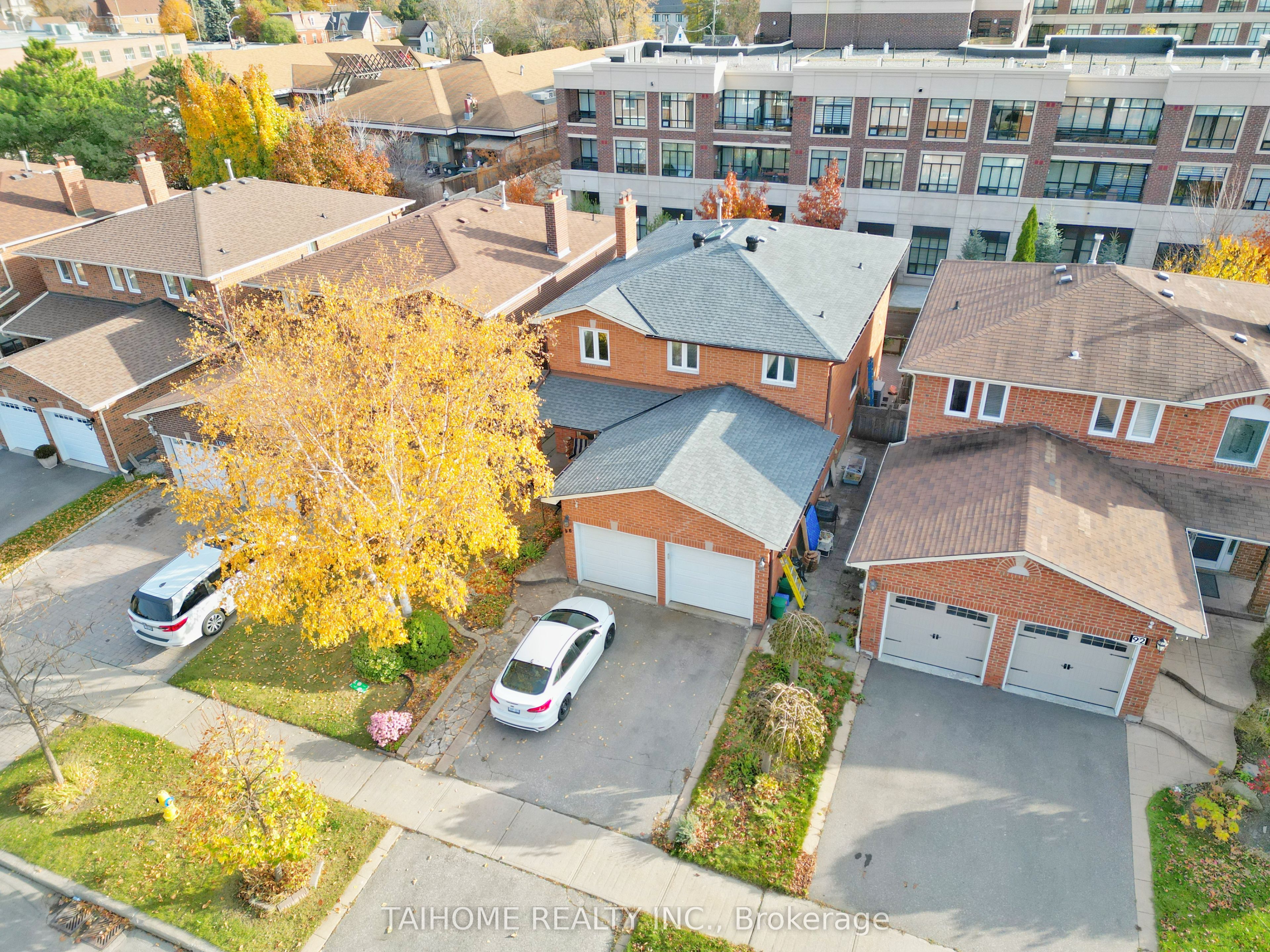 96 Lamar Street, Vaughan, ON L6A 1A7