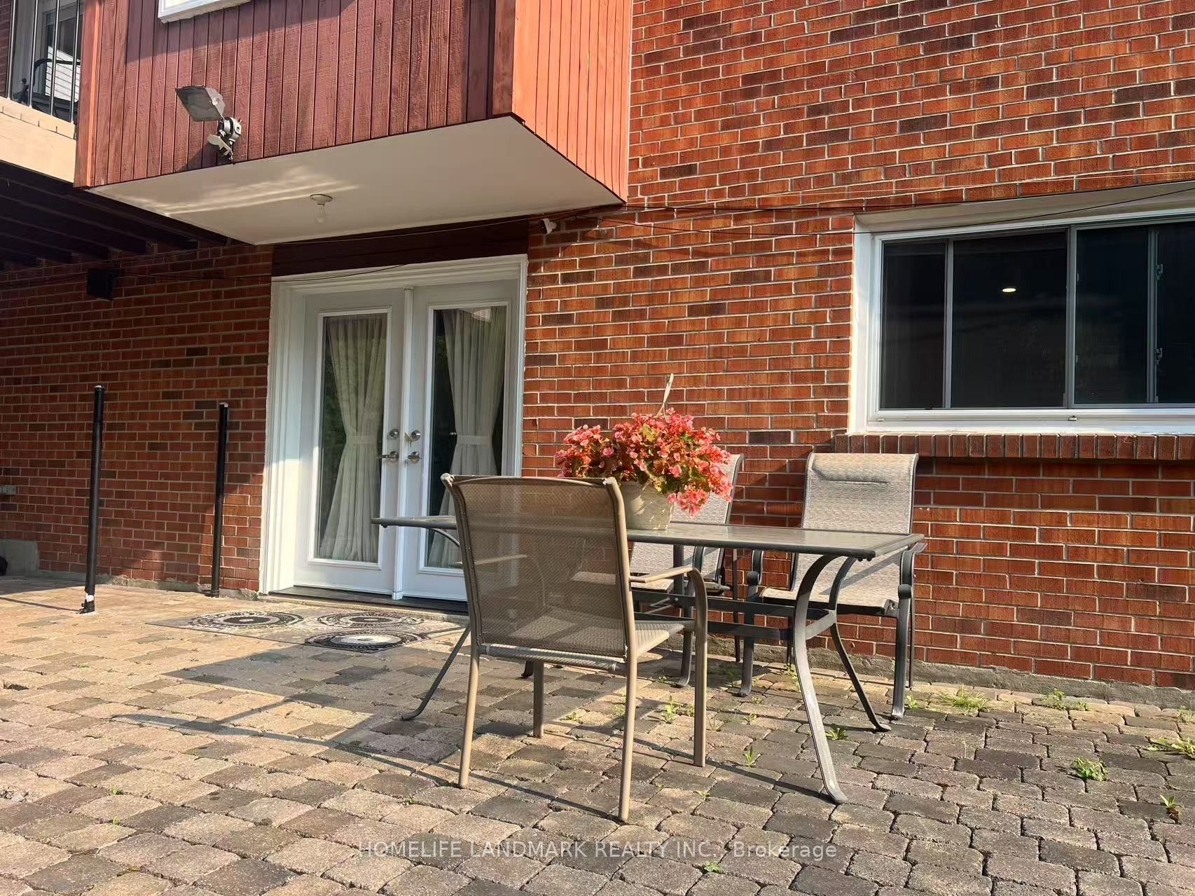 8 Pine Knoll Gate Bsmt, Markham, ON L3T 1V5