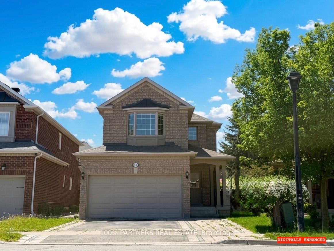 62 Macedonia Court, Newmarket, ON L3X 2W8 photo 2