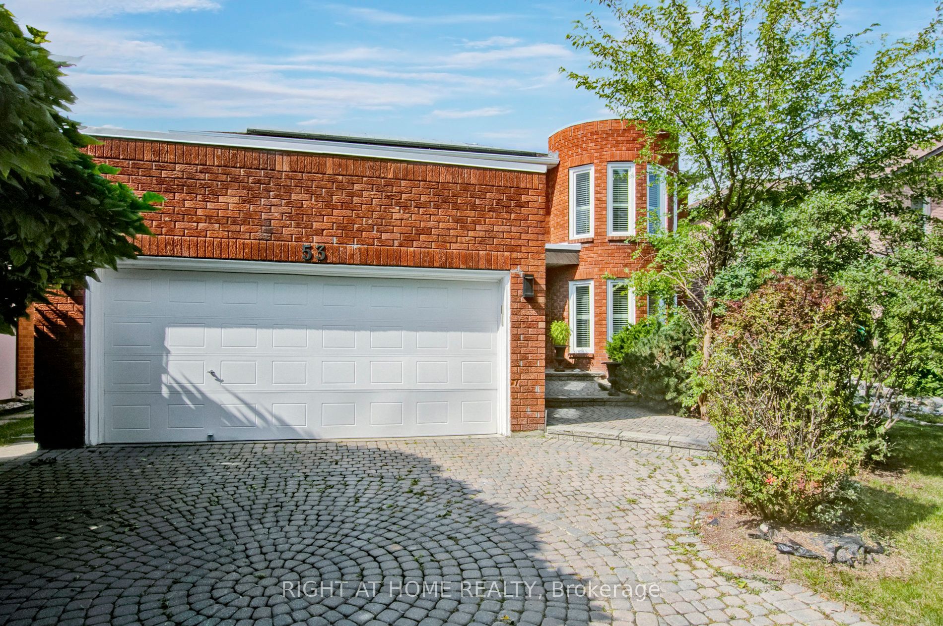 53 Waltham Crescent, Richmond Hill, ON L4B 1Z3