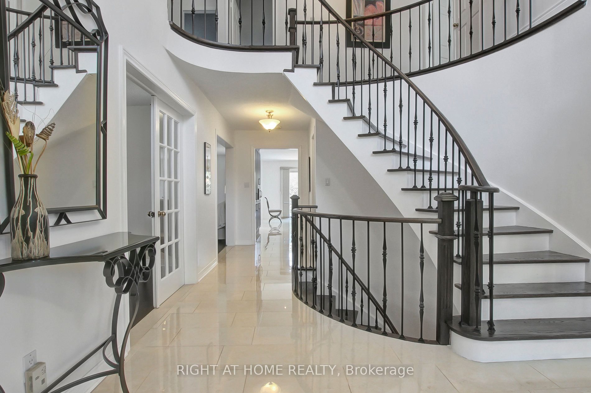 53 Waltham Crescent, Richmond Hill, ON L4B 1Z3 photo 5