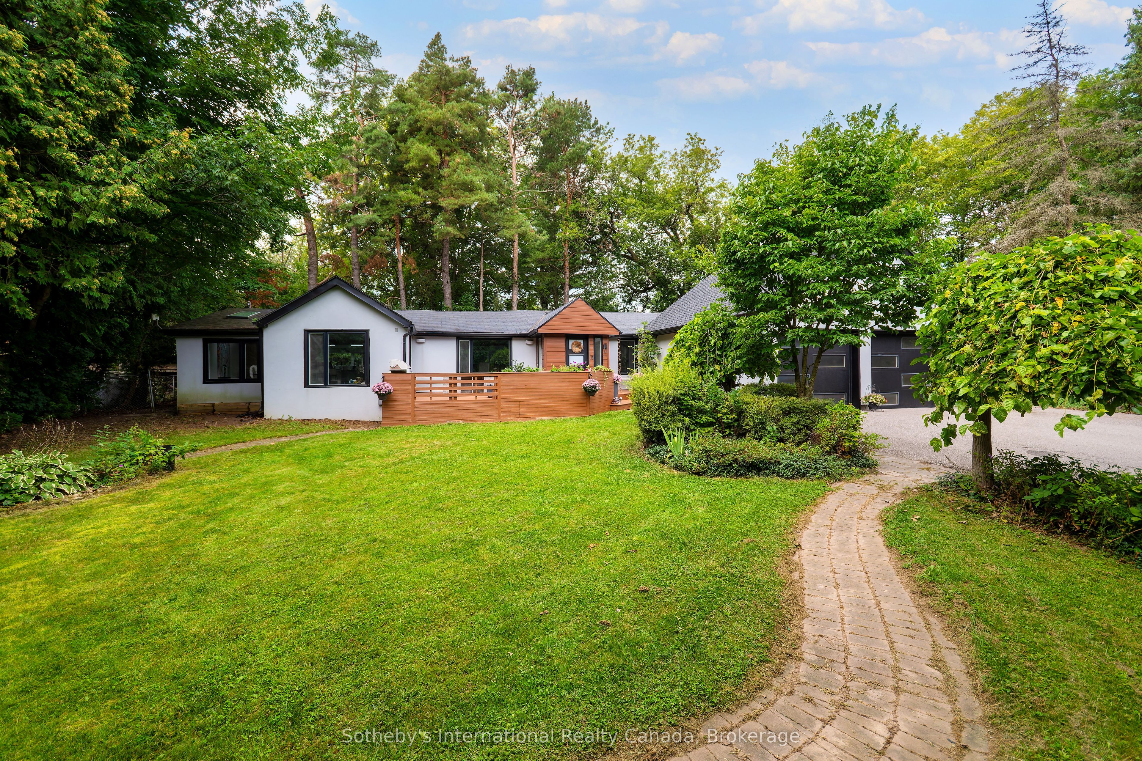 38 Hilltop Boulevard, Whitchurch-Stouffville, ON L0H 1G0