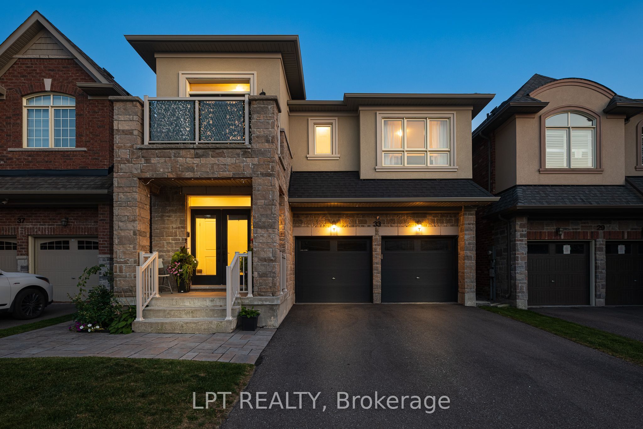 33 Mondial Crescent, East Gwillimbury, ON L9N 0S1