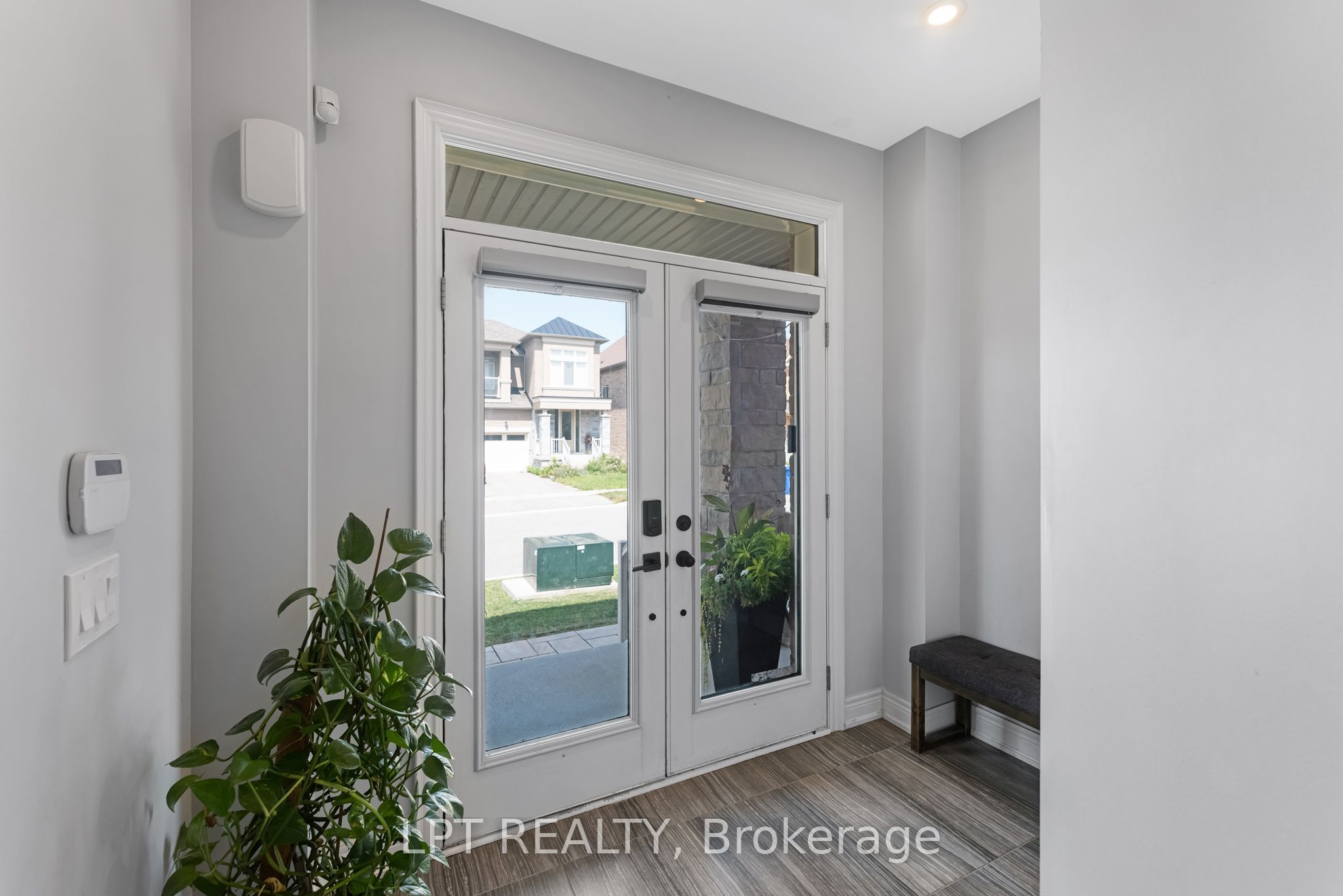 33 Mondial Crescent, East Gwillimbury, ON L9N 0S1 photo 3