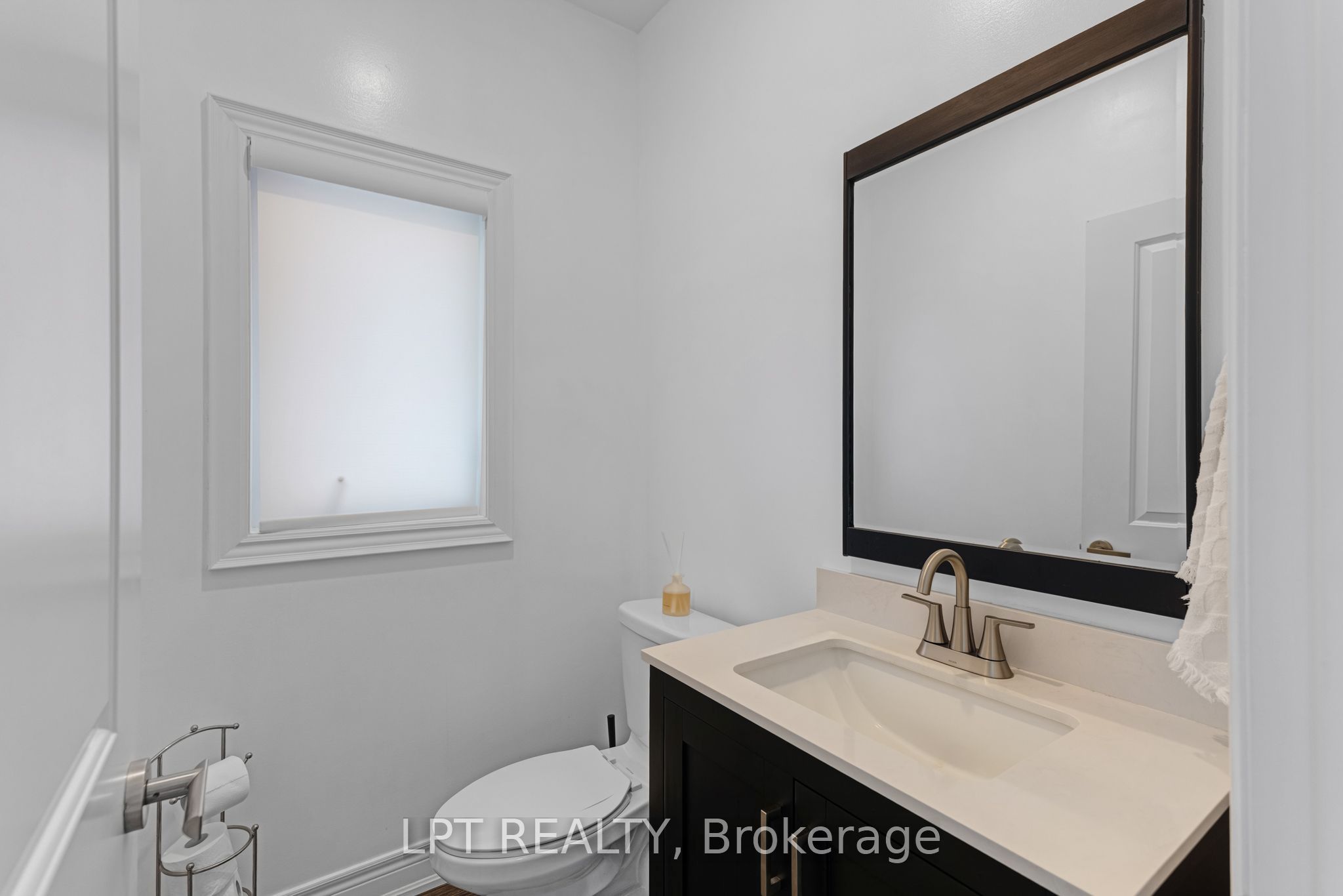 33 Mondial Crescent, East Gwillimbury, ON L9N 0S1 photo 5