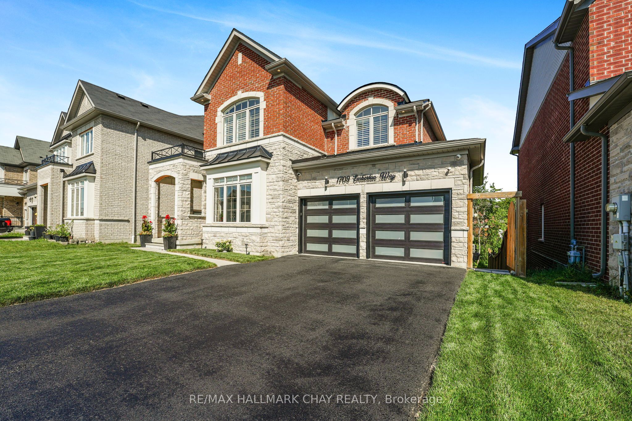 1709 Emberton Way, Innisfil, ON L9S 0N4 photo 2