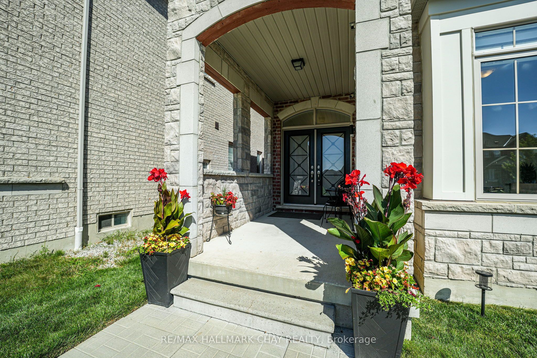 1709 Emberton Way, Innisfil, ON L9S 0N4 photo 4