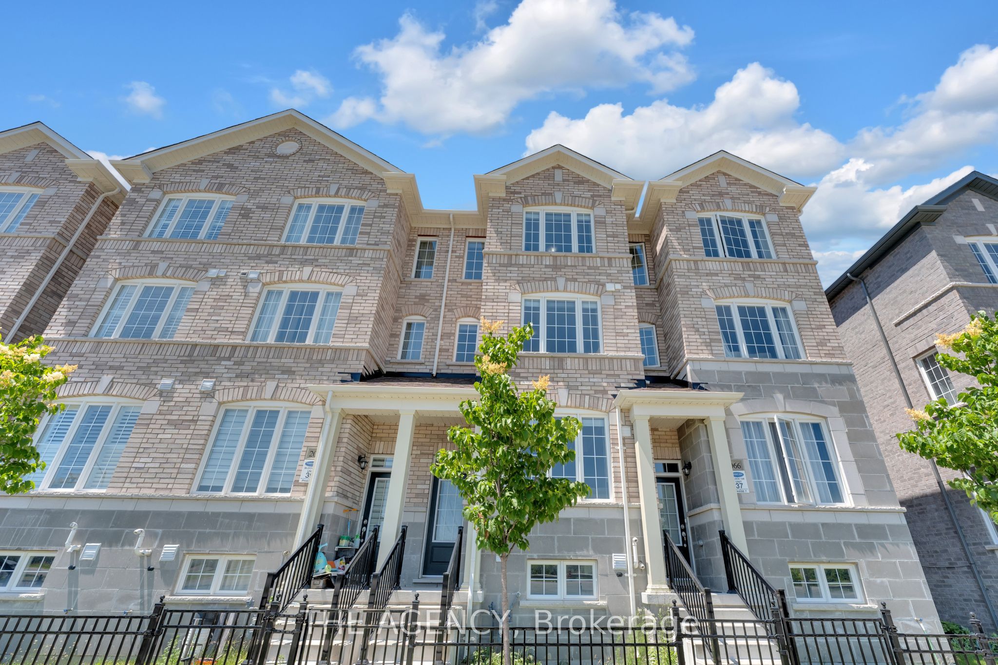 2064 Donald Cousens Parkway, Markham, ON L6B 0Z3 photo 2