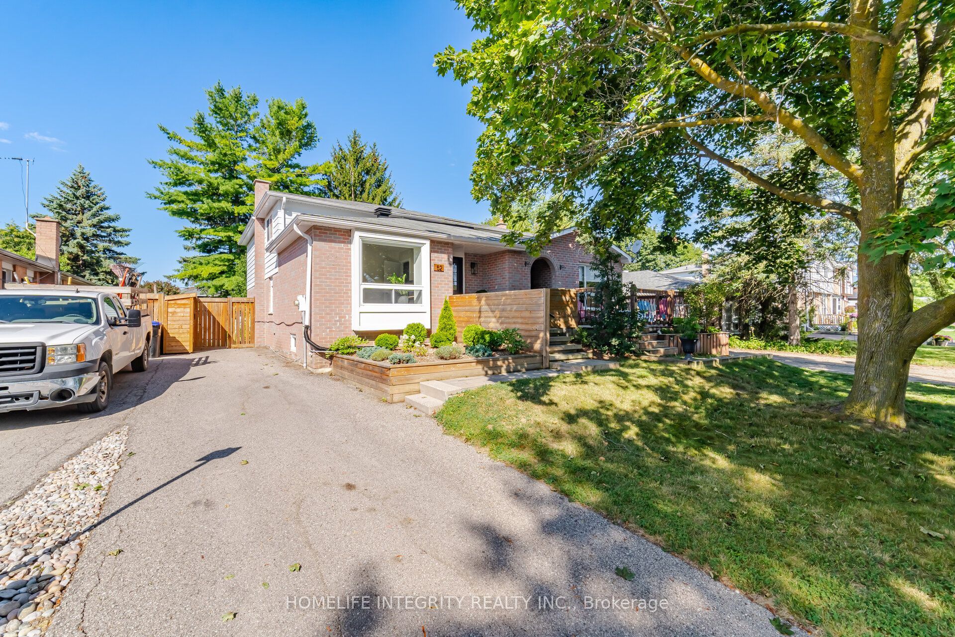 52 Stewart Avenue, New Tecumseth, ON L9R 1C2