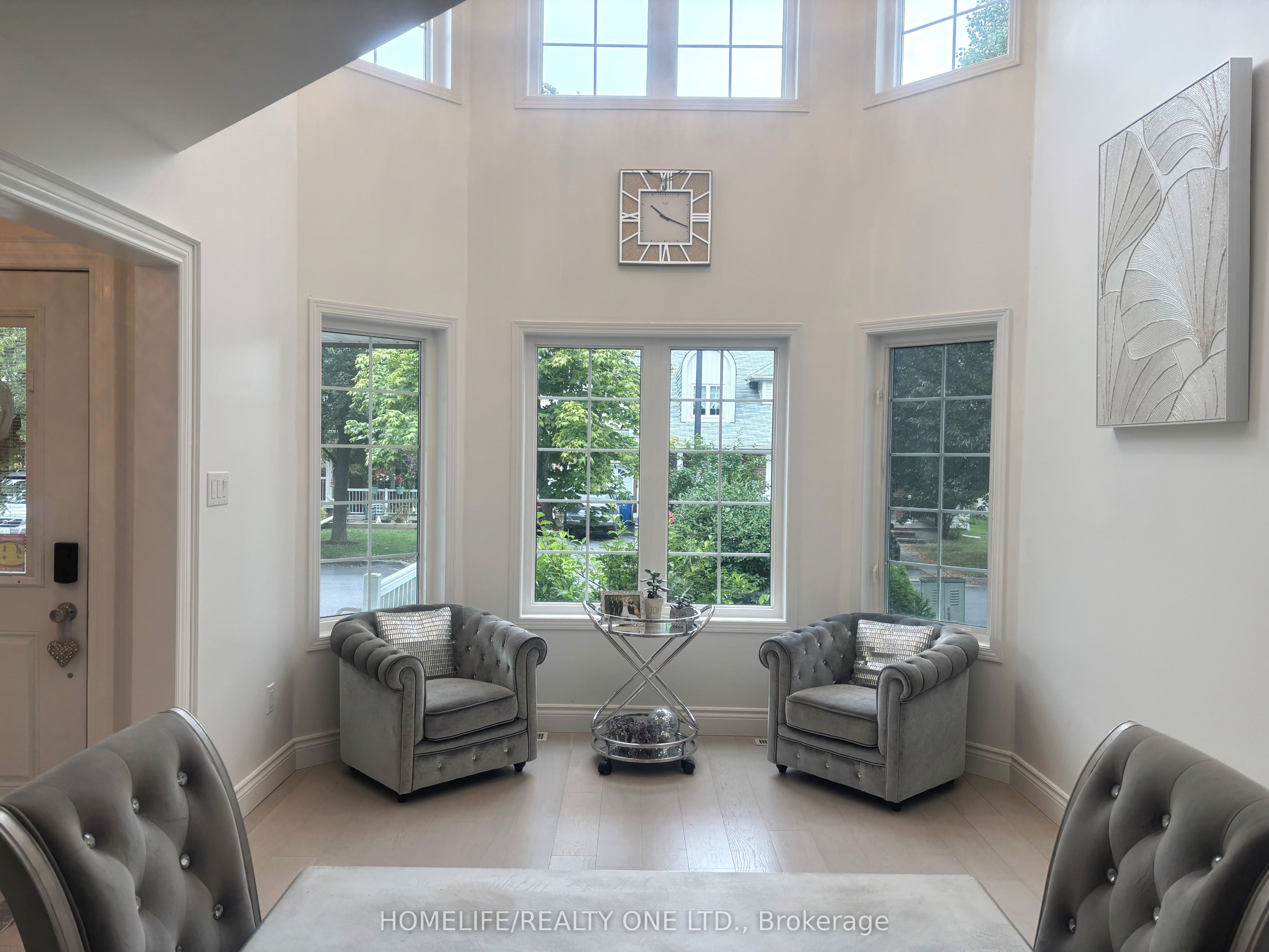 27 Glasgow Crescent, Georgina, ON L4P 4A9 photo 4