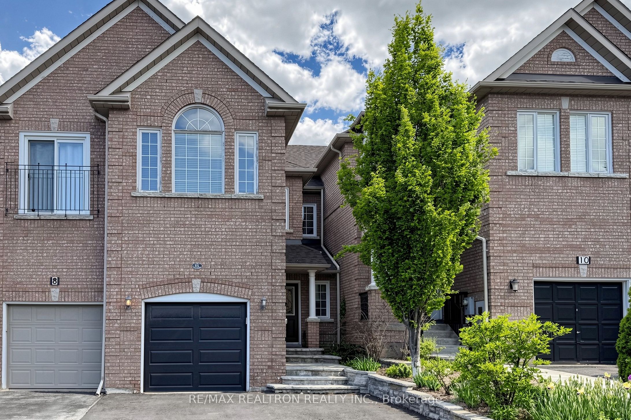 8A Casa Grande Street, Richmond Hill, ON L4S 1R5 photo 2