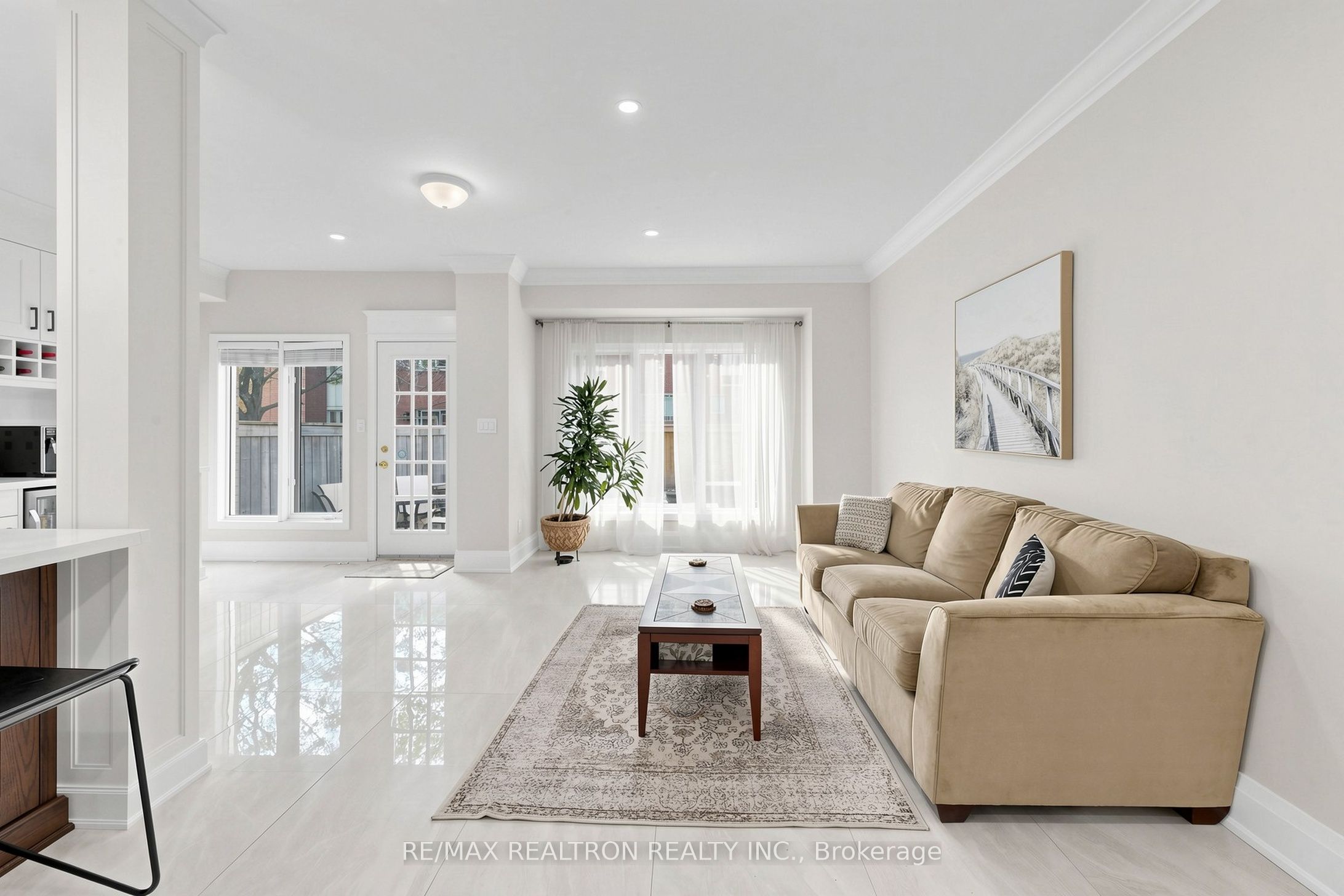 8A Casa Grande Street, Richmond Hill, ON L4S 1R5 photo 5