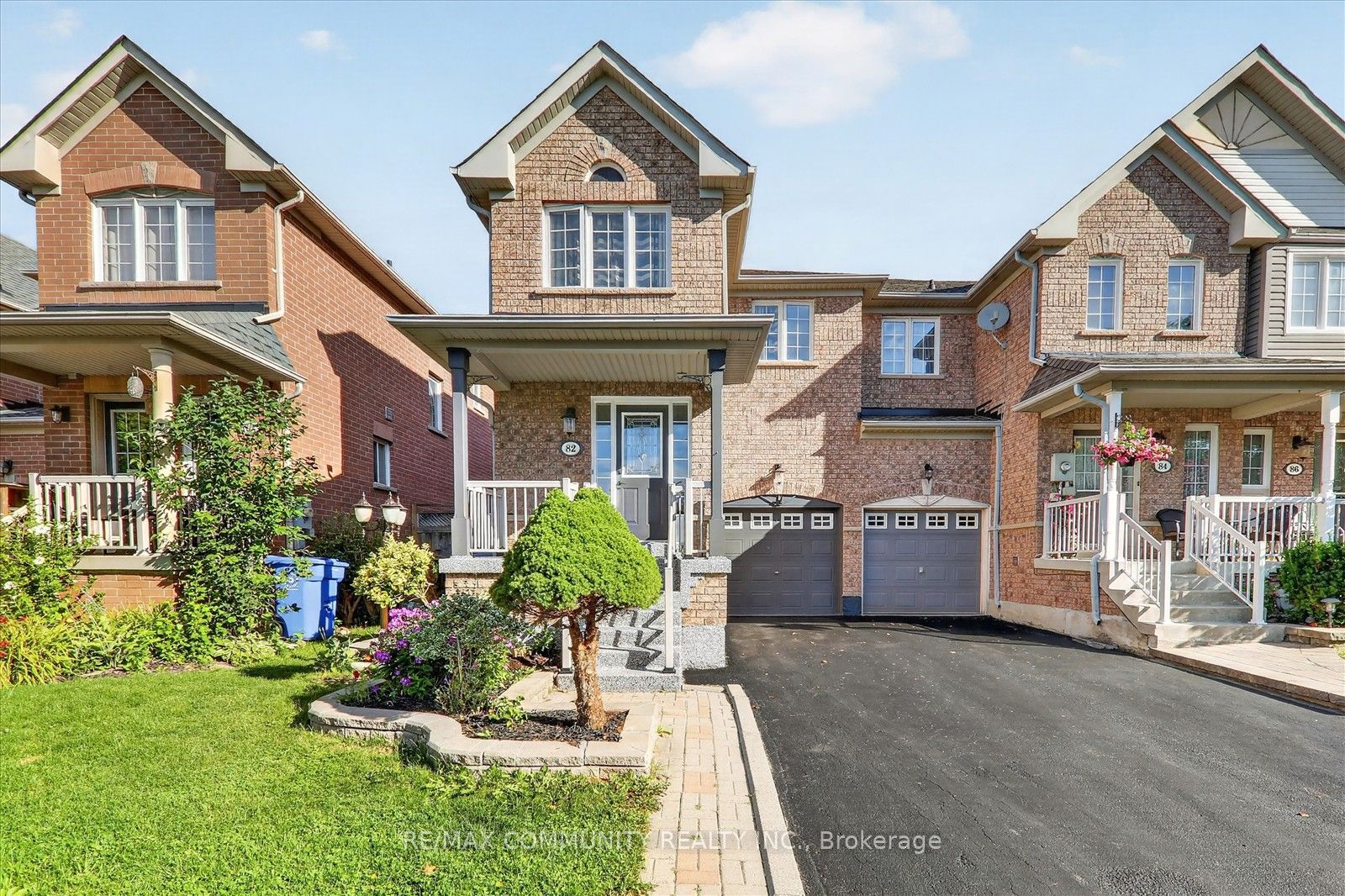 82 Burgess Crescent, Newmarket, ON L3X 2T8 photo 2
