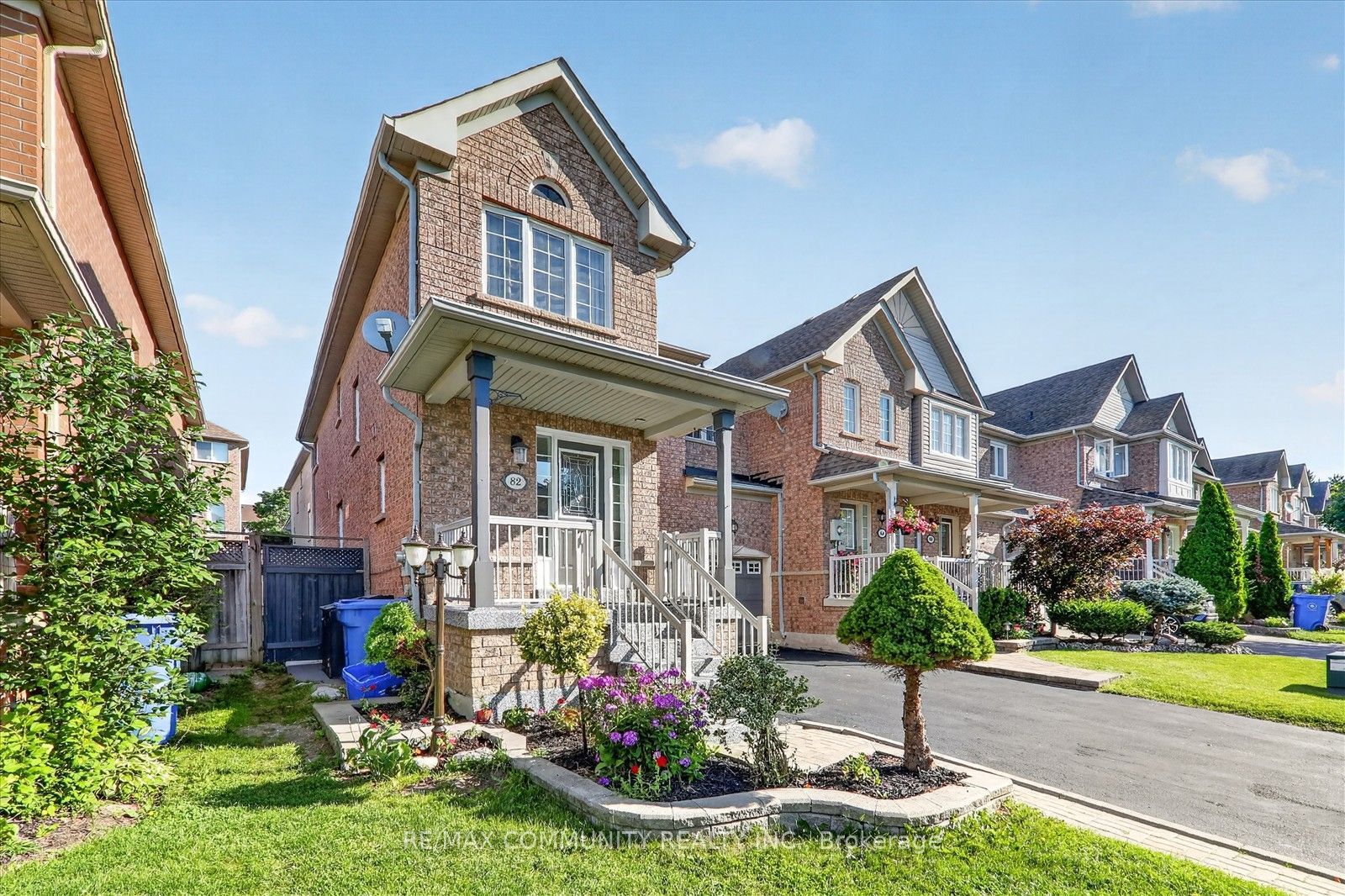 82 Burgess Crescent, Newmarket, ON L3X 2T8 photo 3