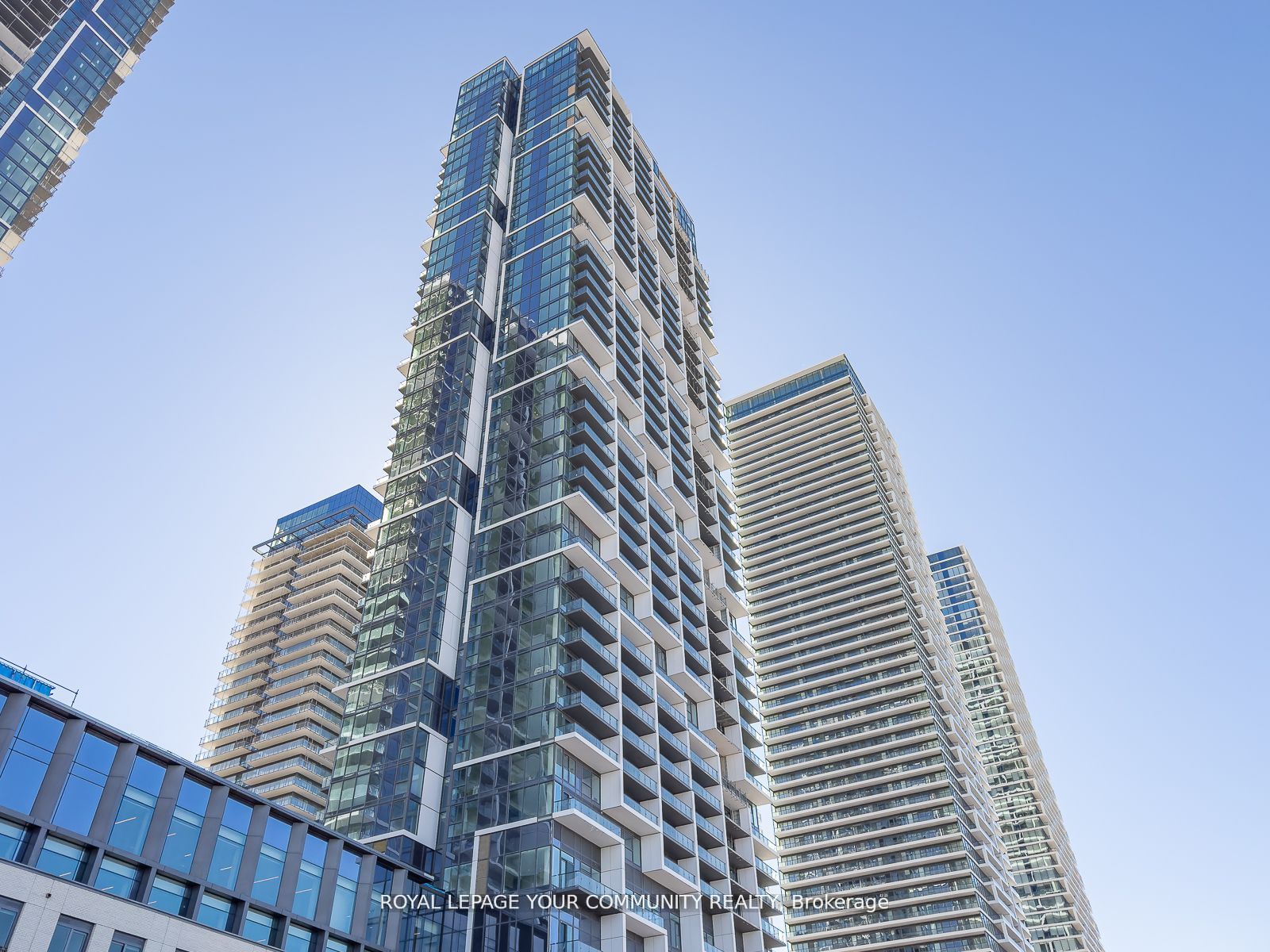 1000 Portage Parkway PH12, Vaughan, ON L4K 0L1