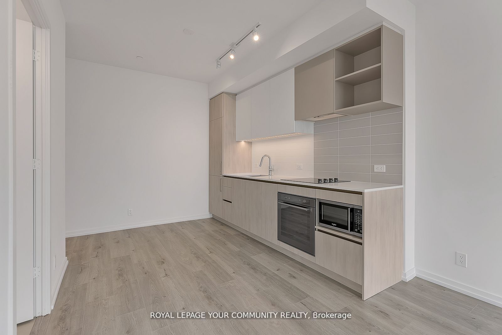 1000 Portage Parkway PH12, Vaughan, ON L4K 0L1 photo 3