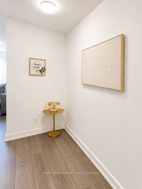 8888 Yonge Street 322, Richmond Hill, ON L4C 6Z1 photo 3