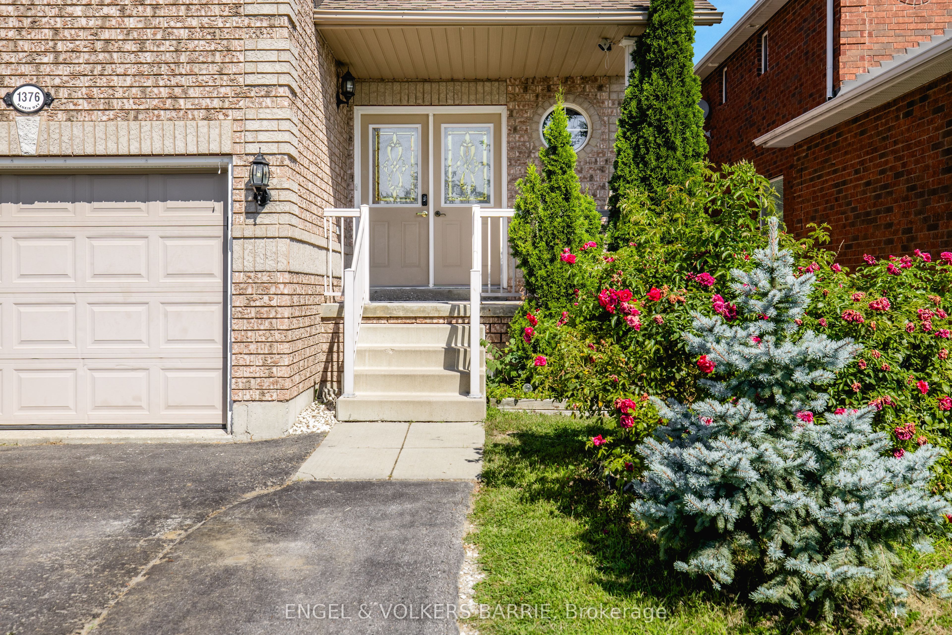 1376 Rankin Way, Innisfil, ON L9S 0C4 photo 2