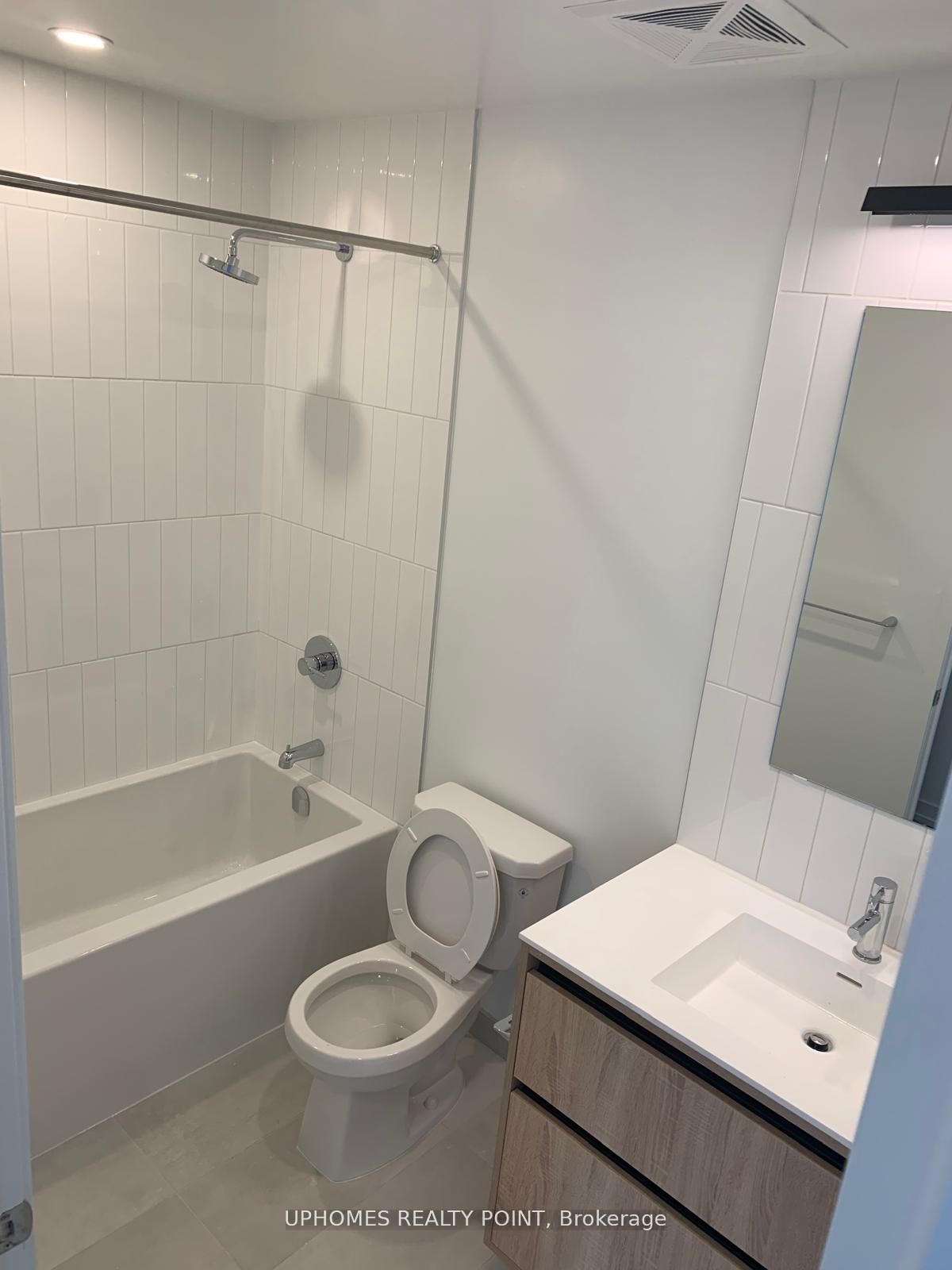 8 Beverley Glen Boulevard 425, Vaughan, ON L4J 0L5 photo 4