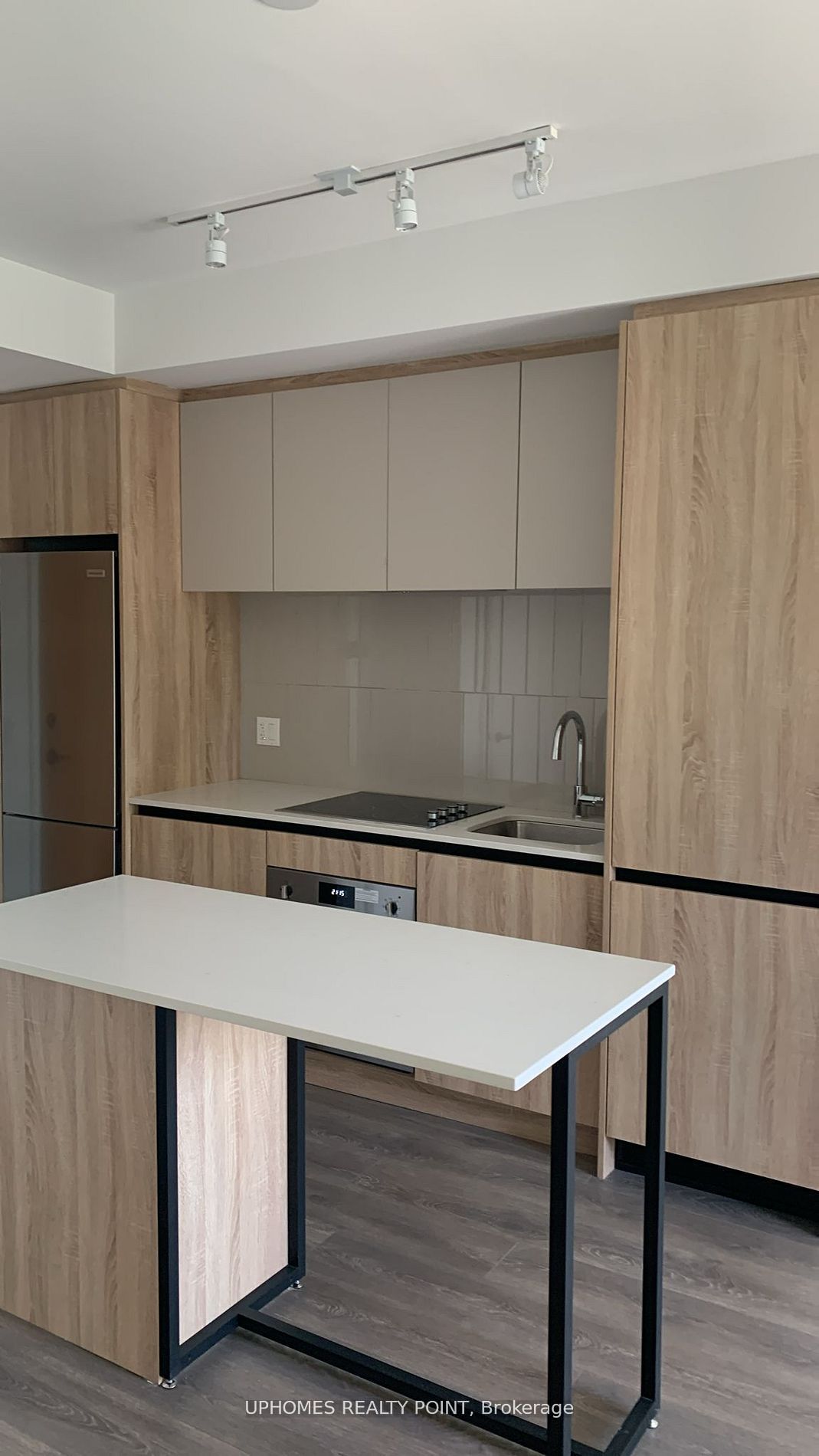 8 Beverley Glen Boulevard 425, Vaughan, ON L4J 0L5 photo 5
