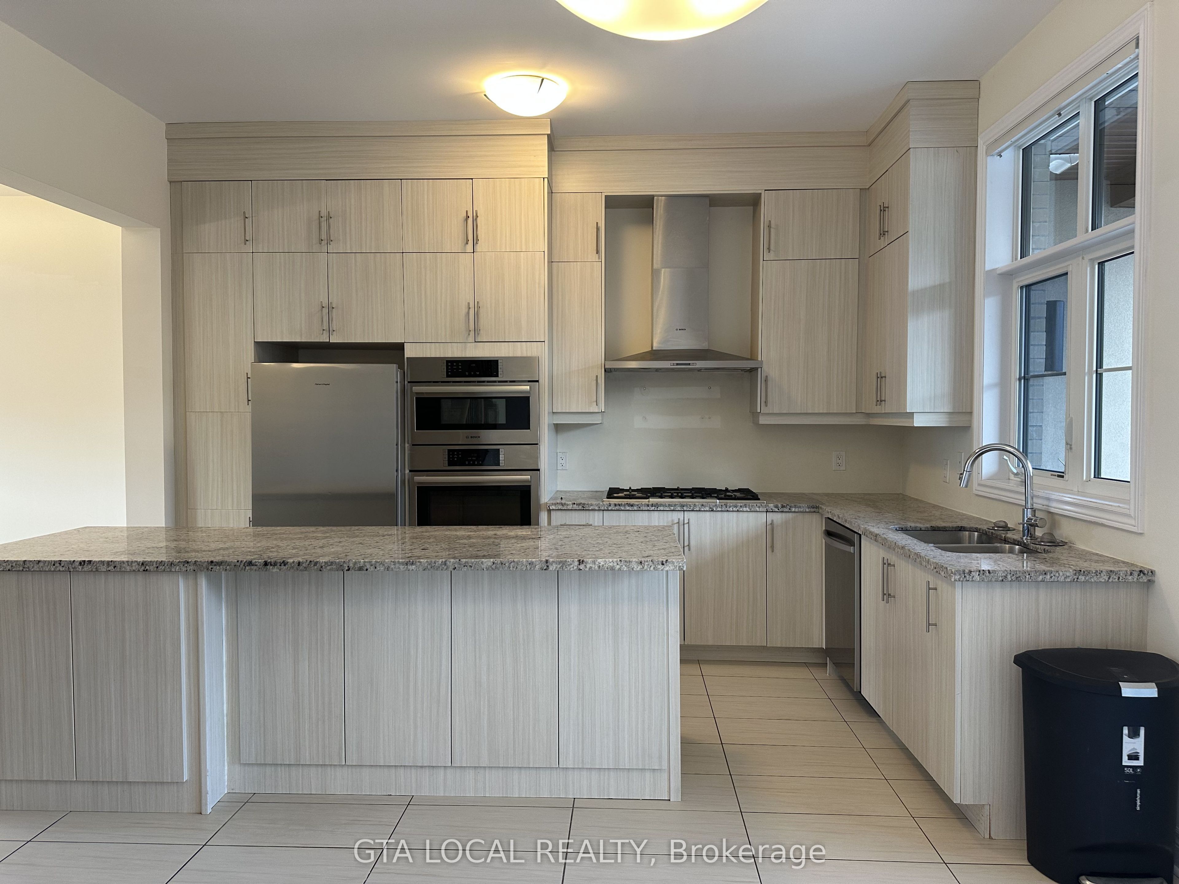 5 Aylin Crescent, Vaughan, ON L6A 4Z8 photo 3